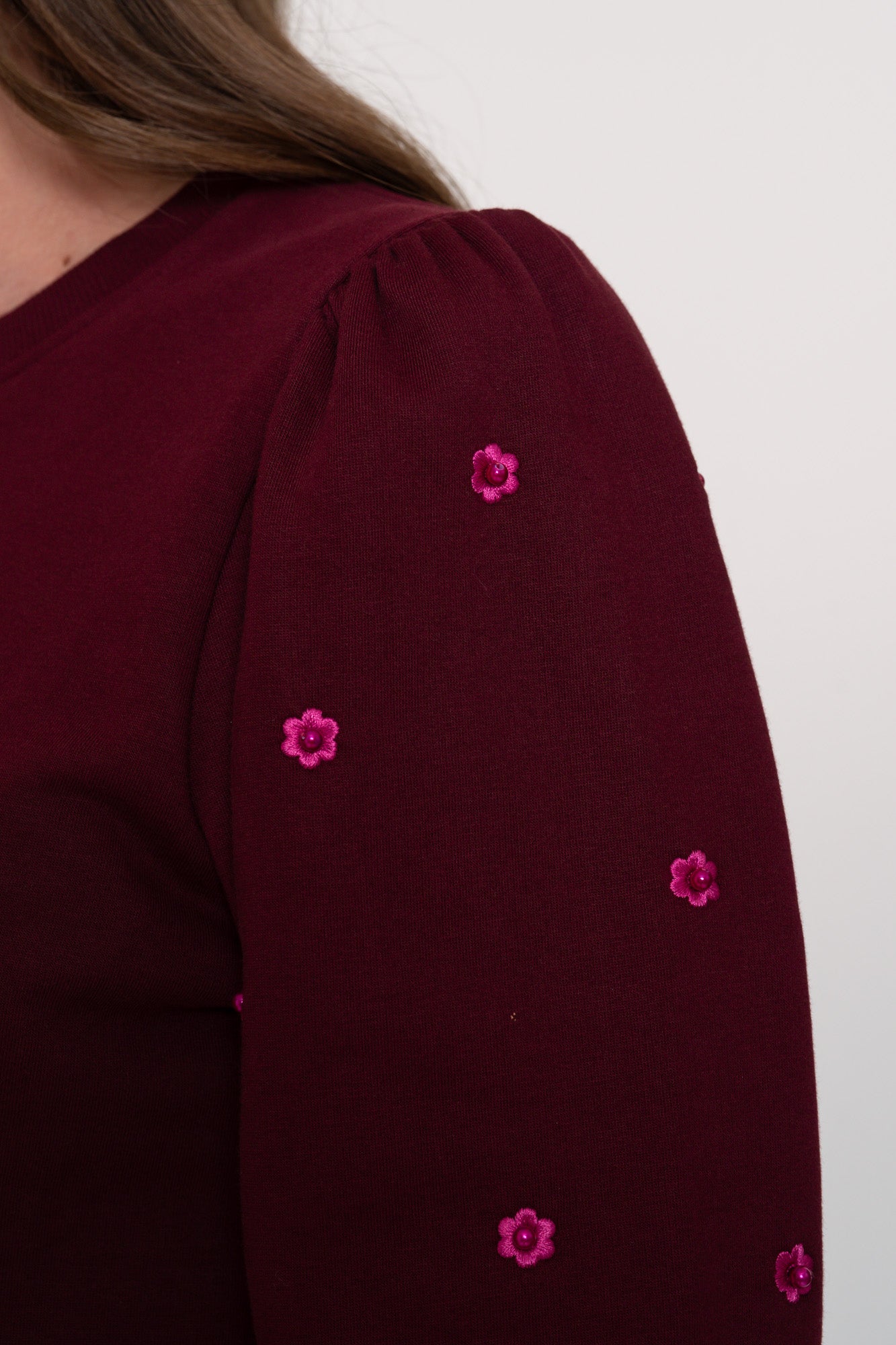 Geisha Damenpullover mit Rundhalsausschnitt und dezenten Perlendetais
