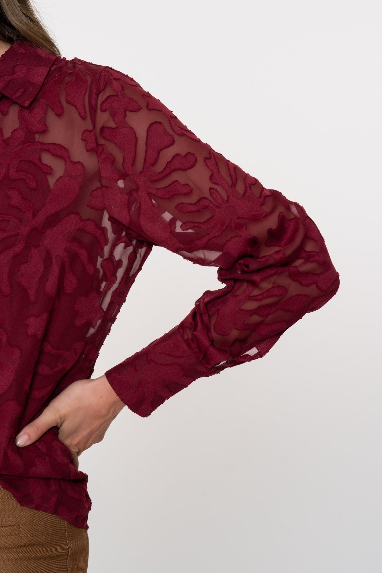 Geisha Damenbluse aus transparenter Stoff mit Reliefdesign