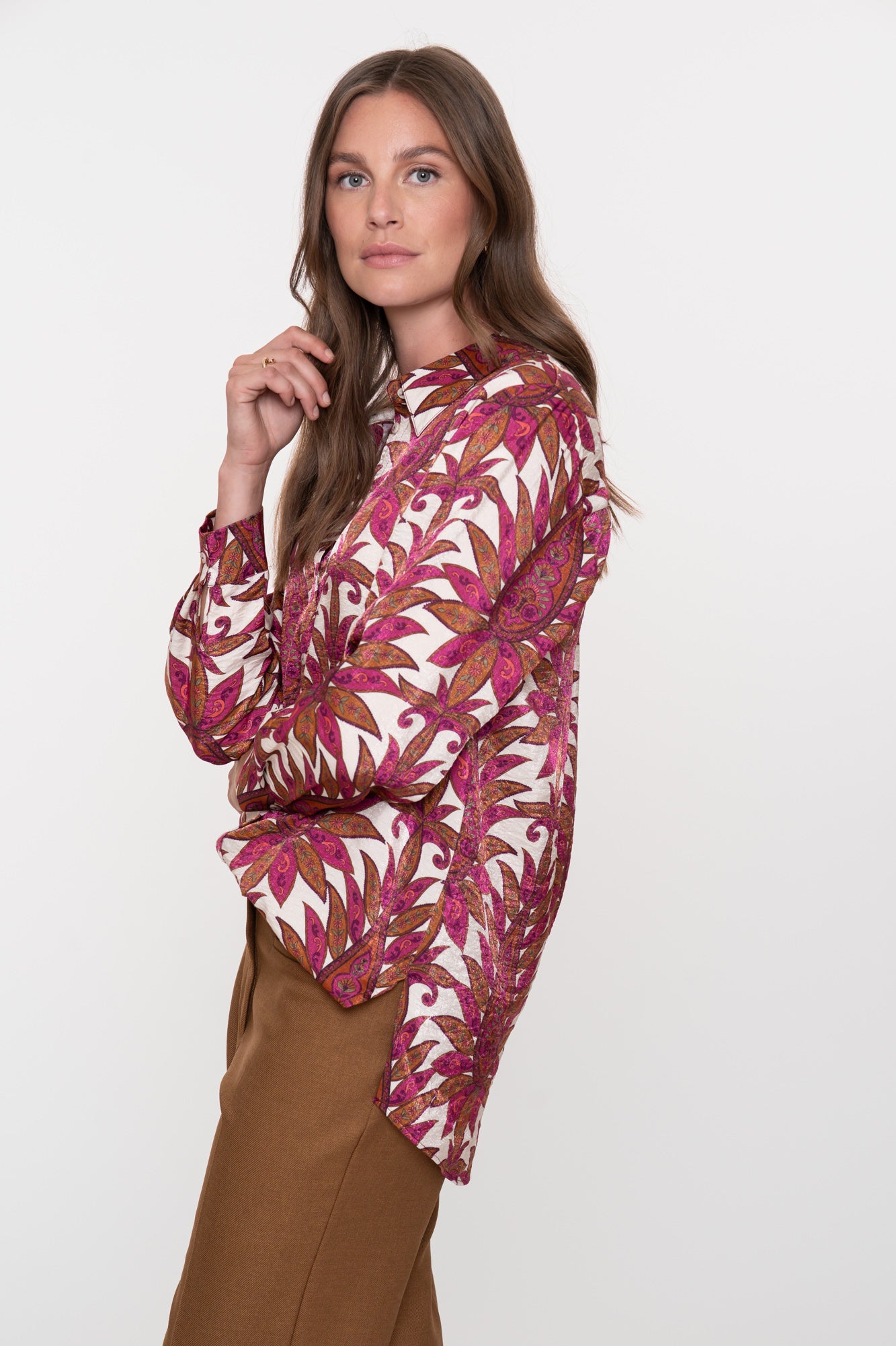 Geisha Damenbluse mit farbenfrohem botanischem Print