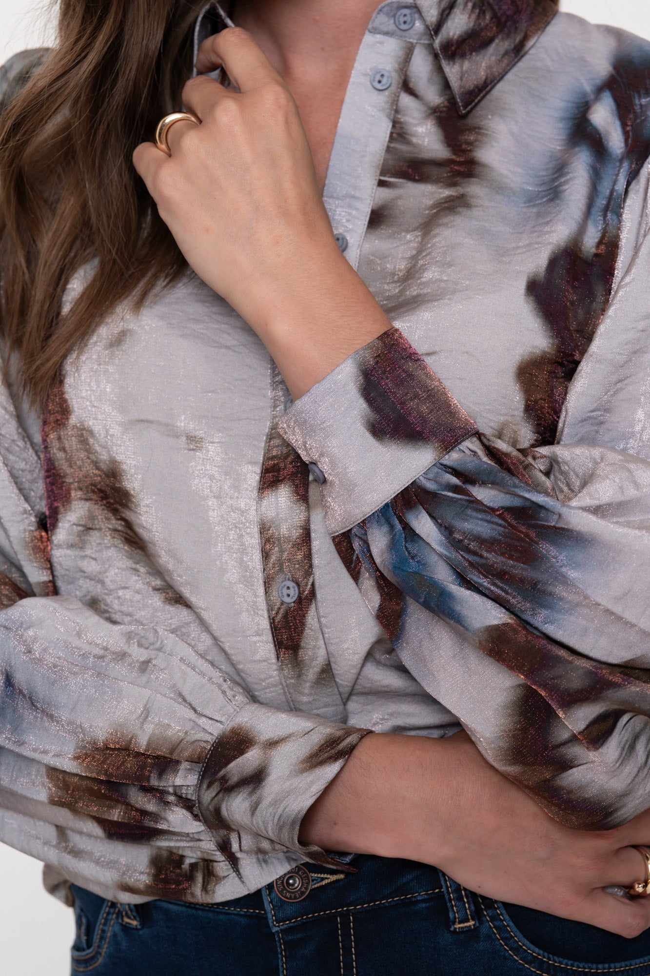 Geisha Damenbluse in Grau mit Aquarell-Blumenmuster und Glanzeffekt