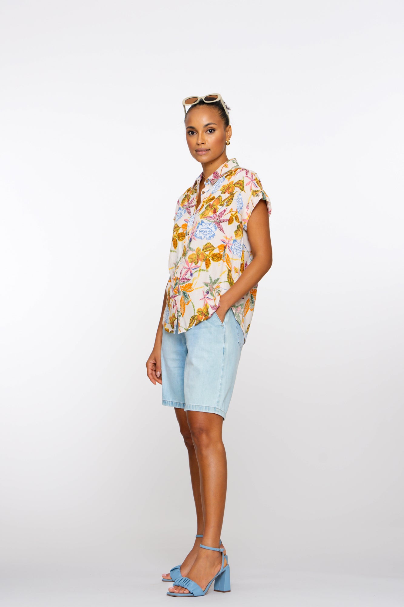 Geisha Fashion Damen Bleached Denim Shorts
