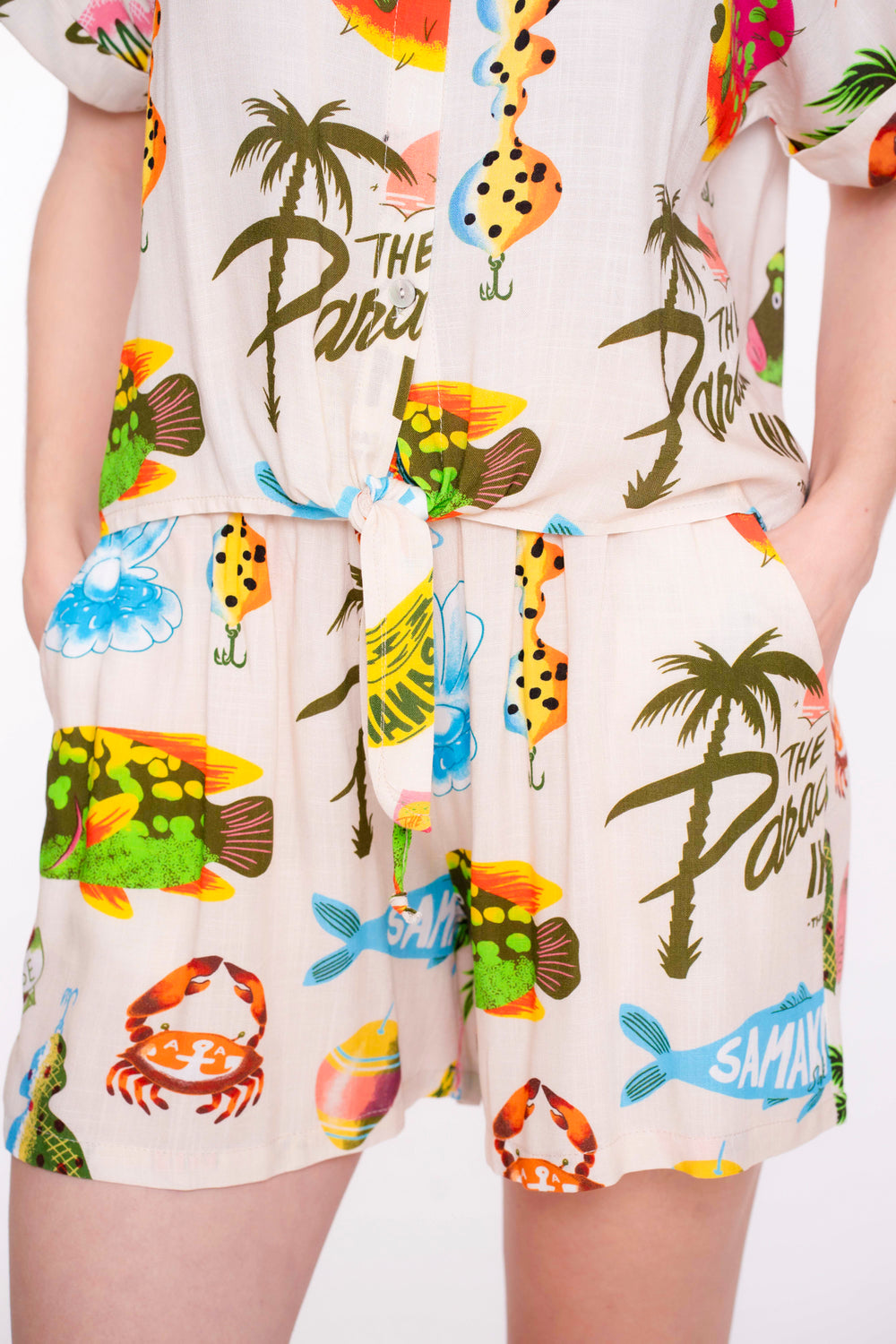 Geisha dames short met kleurrijke surf print