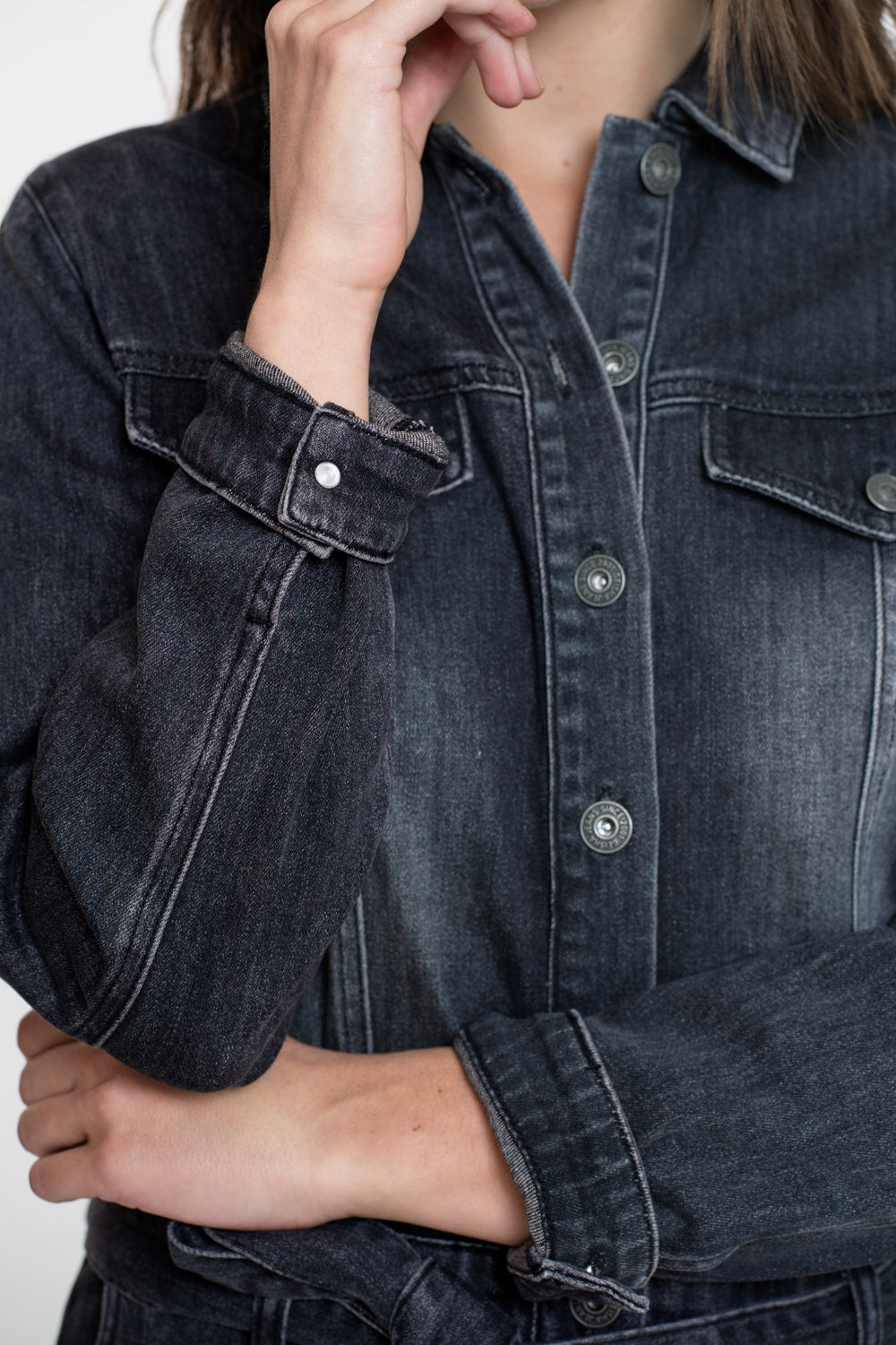 Geisha Damen-Grauer Denim-Jumpsuit mit Gürtel