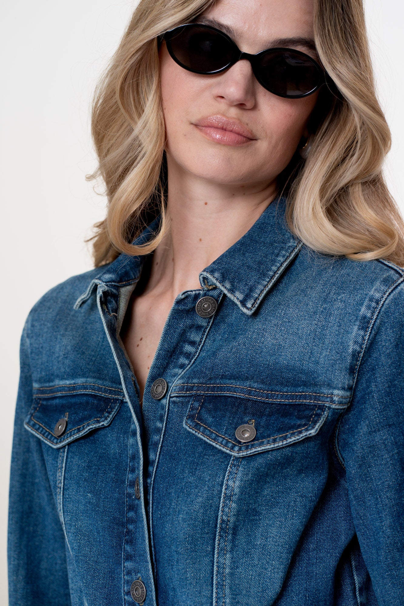 Geisha Damen-Denim-Jumpsuit mit Gürtel