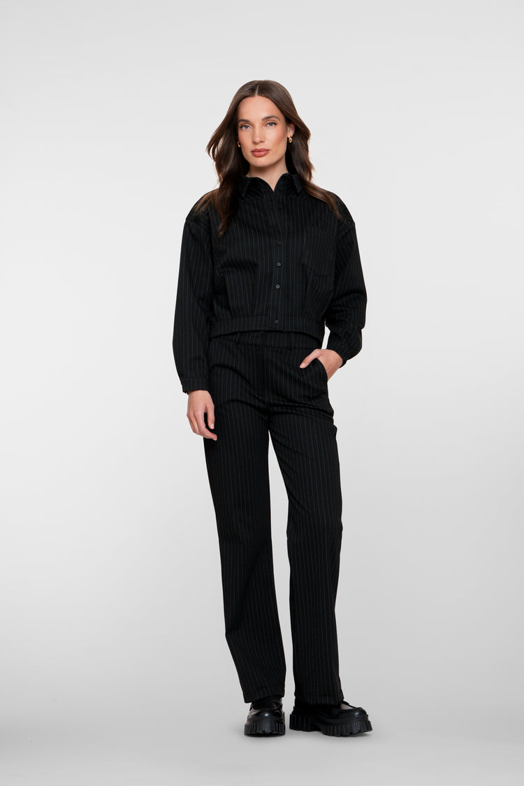 Geisha Damenhose mit geradem Schnitt und Nadelstreifen