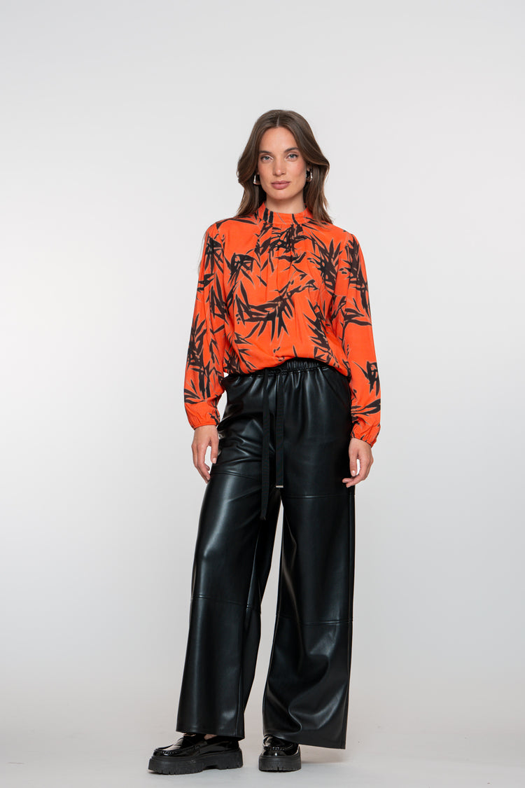 Geisha Damenhose in Lederoptik mit weitem Bein