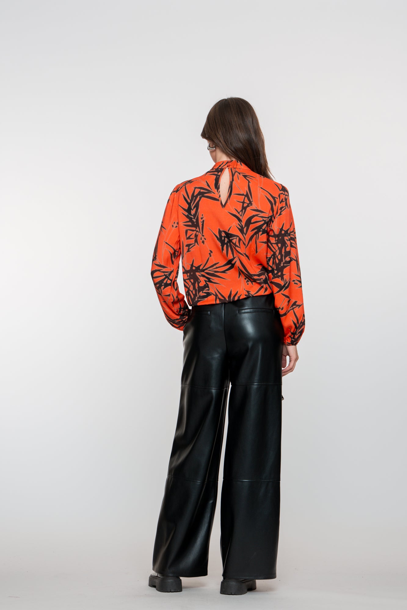 Geisha Damenhose in Lederoptik mit weitem Bein