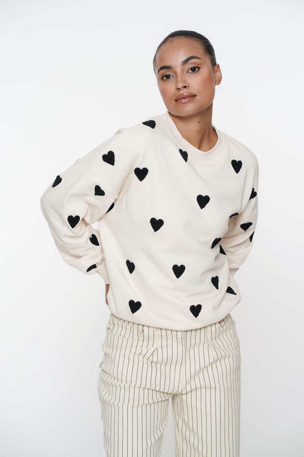 Geisha Fashion Damenpullover mit gestickten Herzen