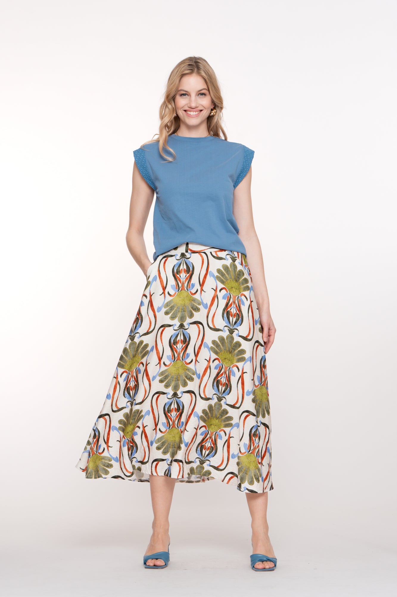 Geisha dames T-shirt met korte mouwen en broderie detail