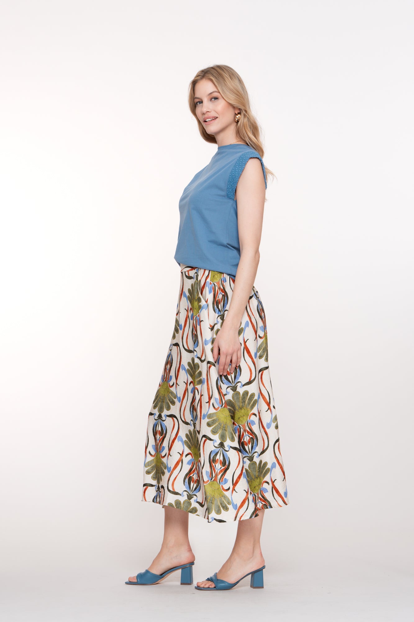 Geisha dames T-shirt met korte mouwen en broderie detail