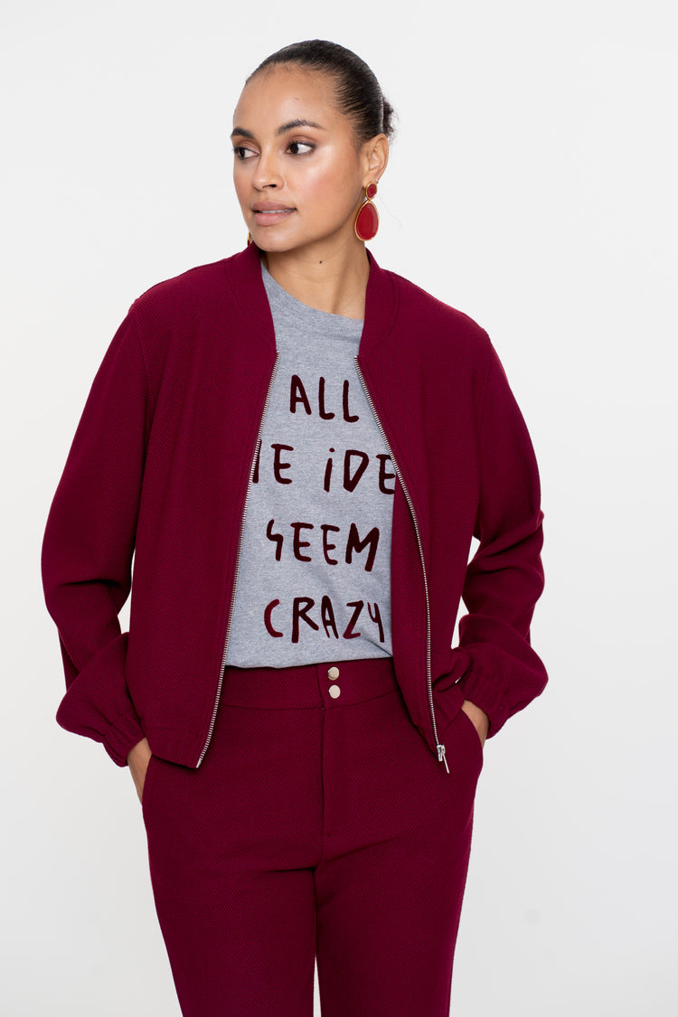 Geisha Damen-Basic-T-Shirt mit dem Text „All the ideas seem crazy“