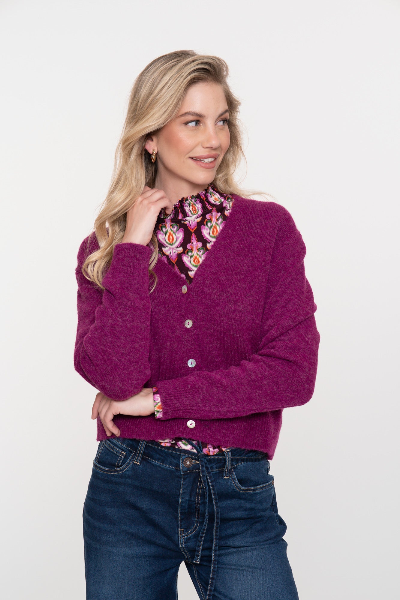 Geisha Damentop mit Smokdetails und Ikat-Muster