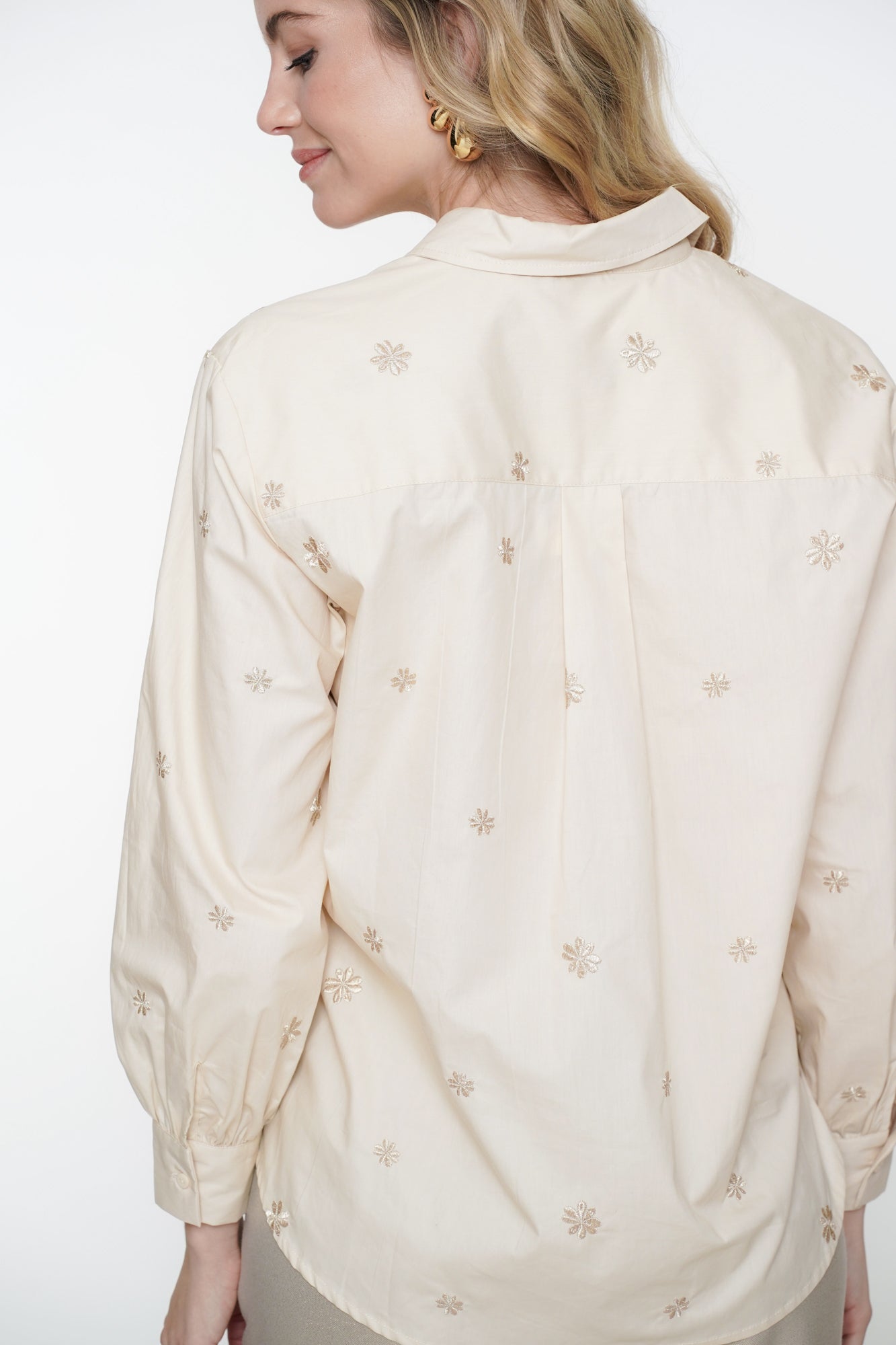 Geisha Fashion Damenbluse mit Stickblumenmuster