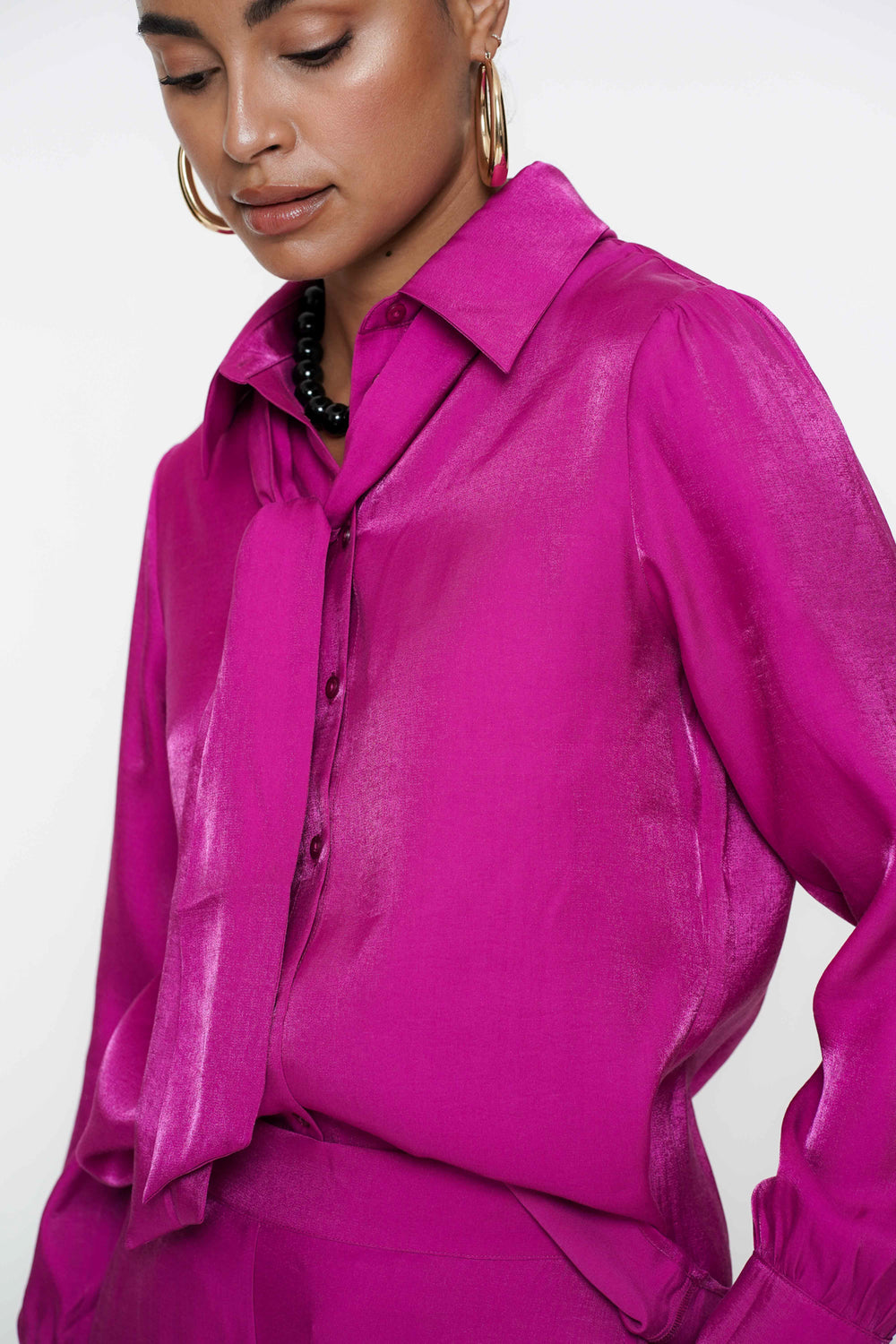 Geisha Fashion Damenbluse glänzend mit Schleifendetail