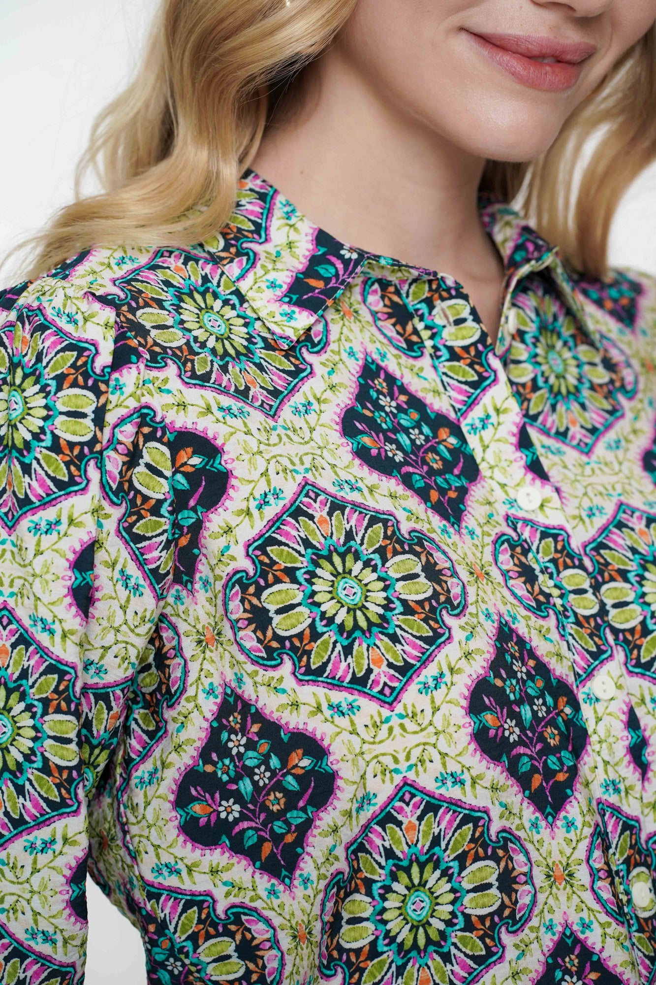Geisha Fashion Damenbluse mit Ethno-Print