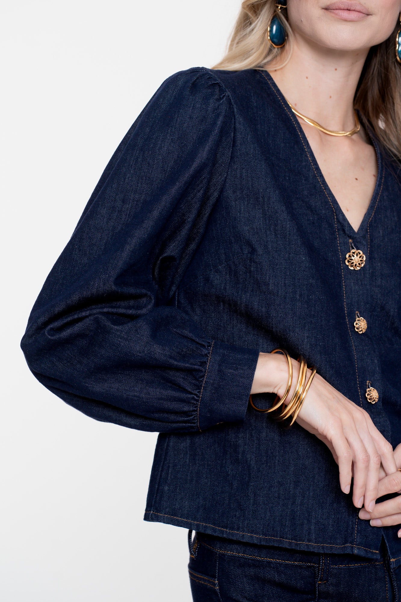 Geisha Damenbluse aus Denim mit goldenen Knöpfen
