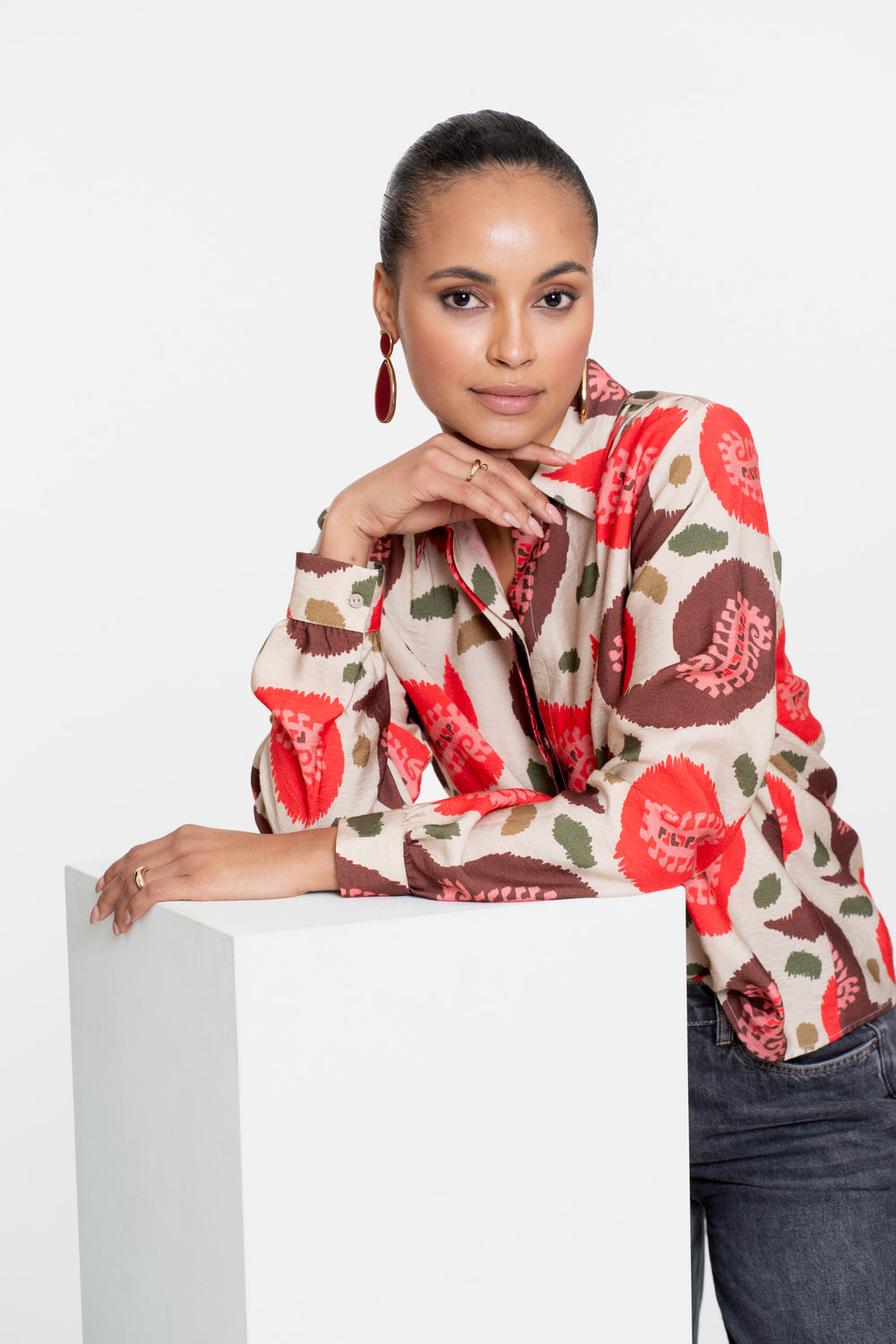 Geisha Damenbluse mit farbenfrohem Print