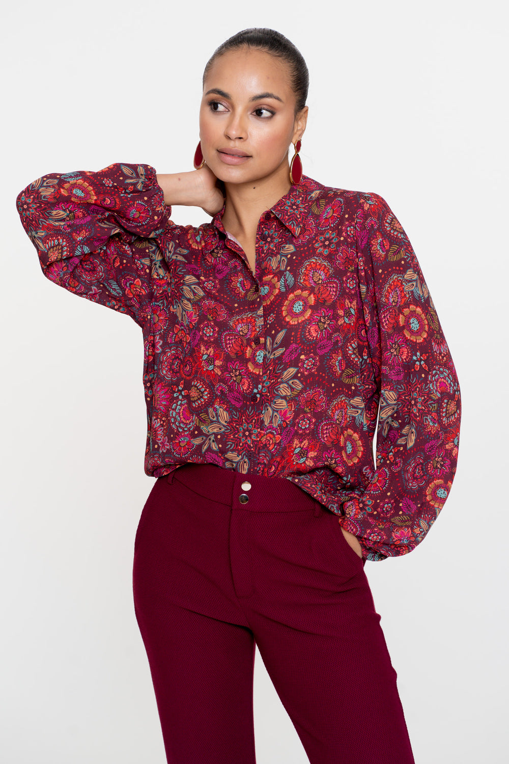 Geisha Damenbluse mit elegantem buntem Print