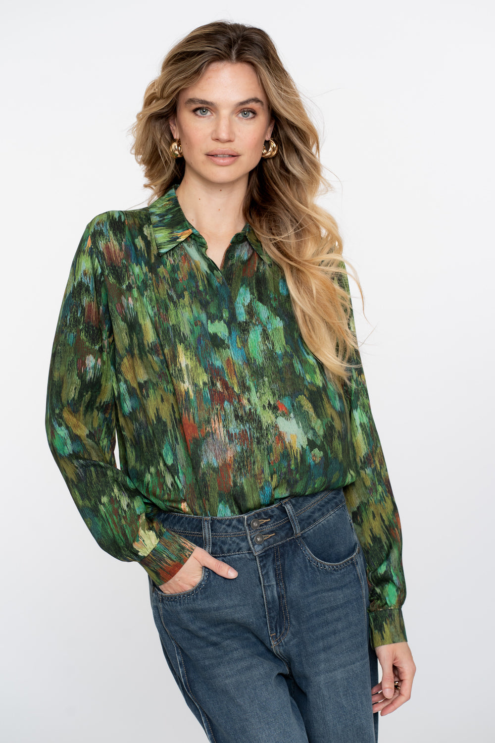 Geisha Damenbluse mit grünlich getöntem Print