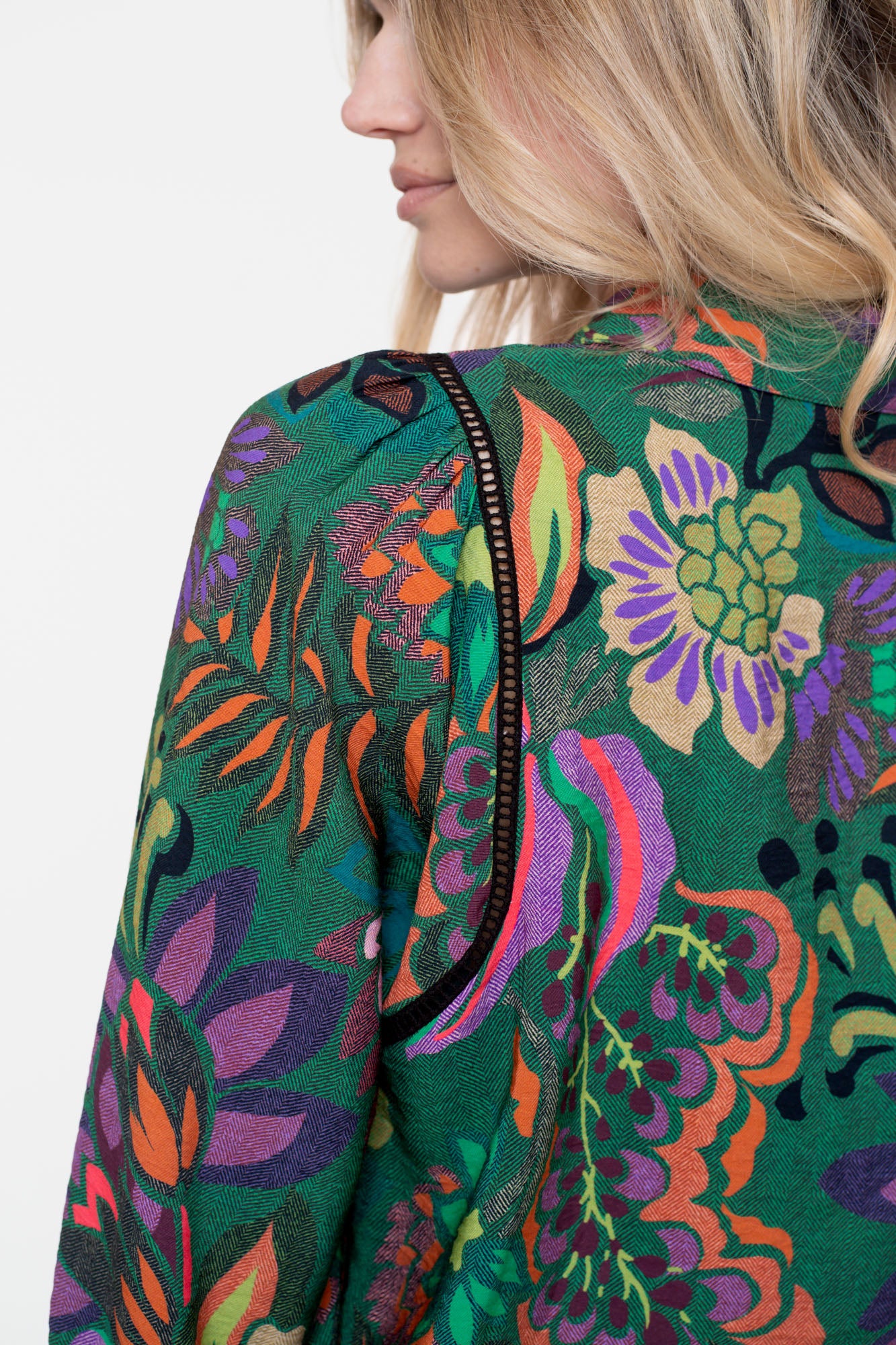 Geisha Damenbluse mit buntem Blumenprint