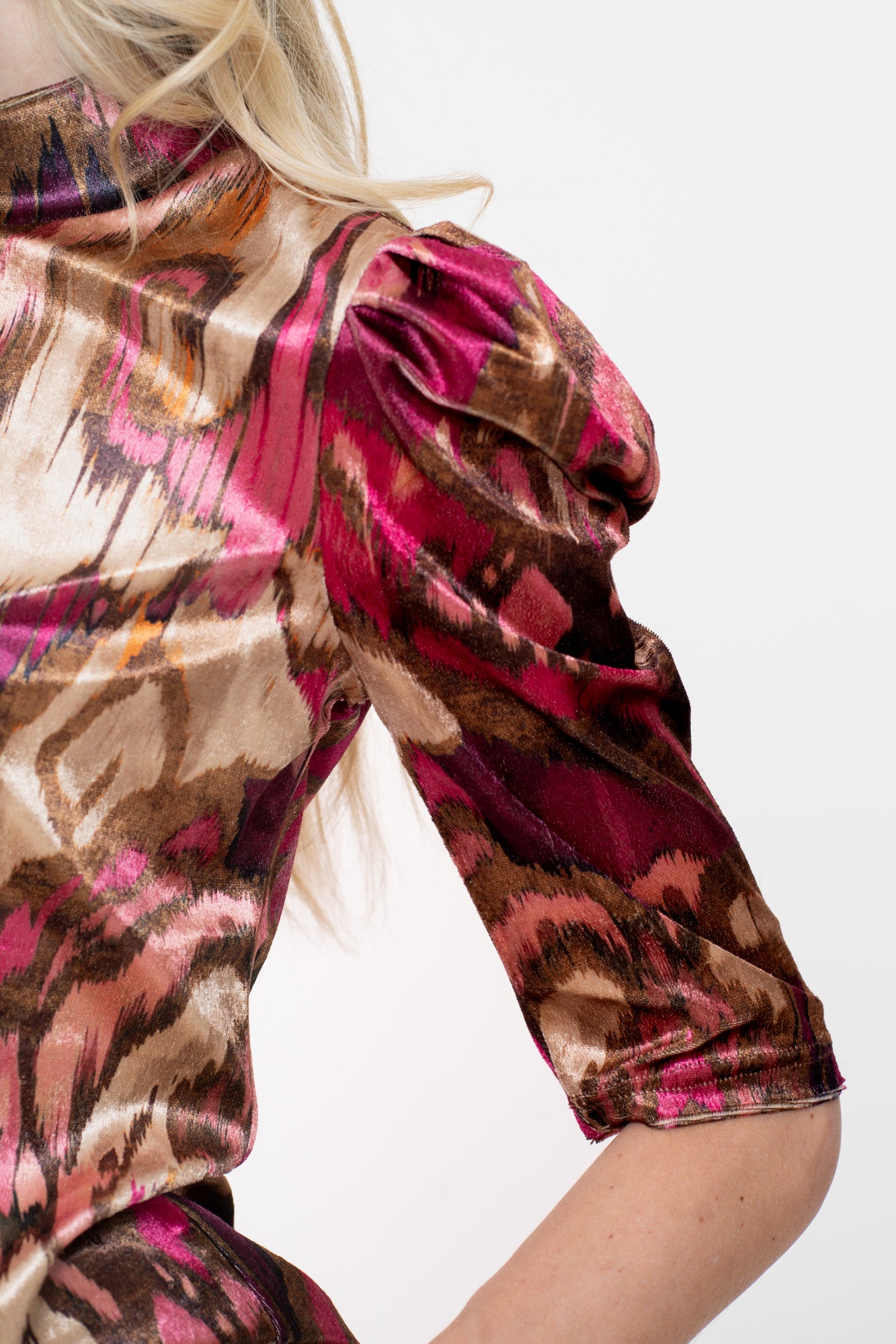 Geisha Damen-Top mit Faltenärmeln und Print