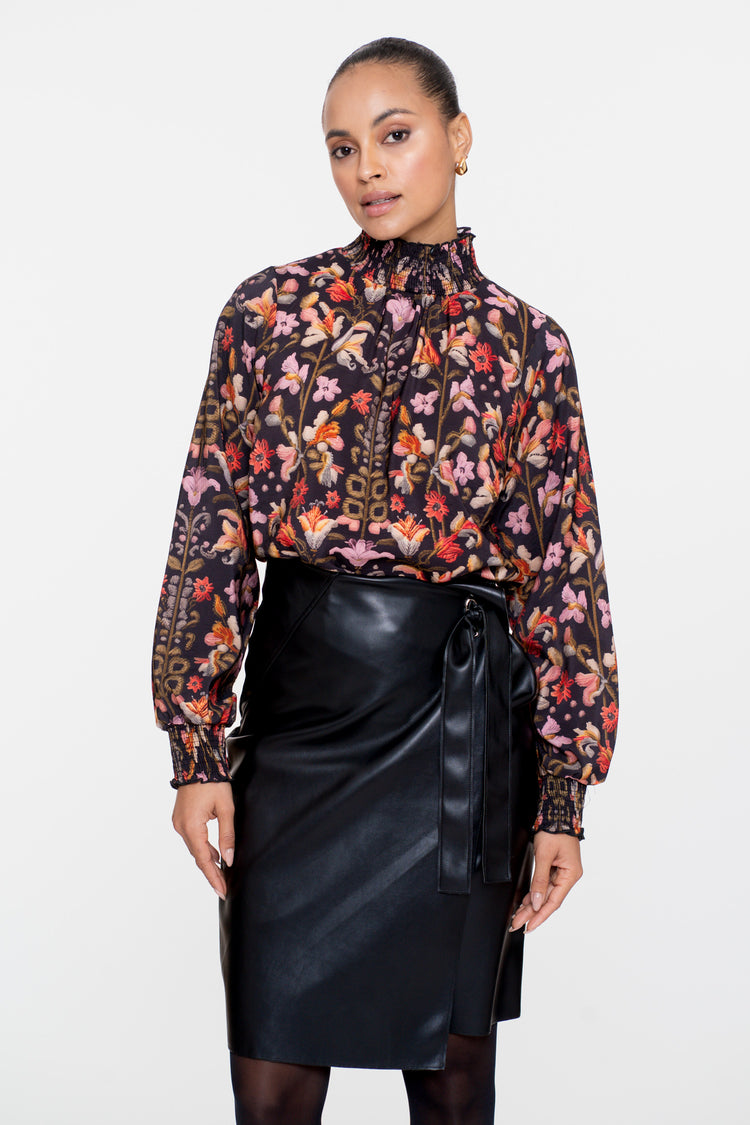 Geisha Damen-Top mit elegantem Print und Smok-Details