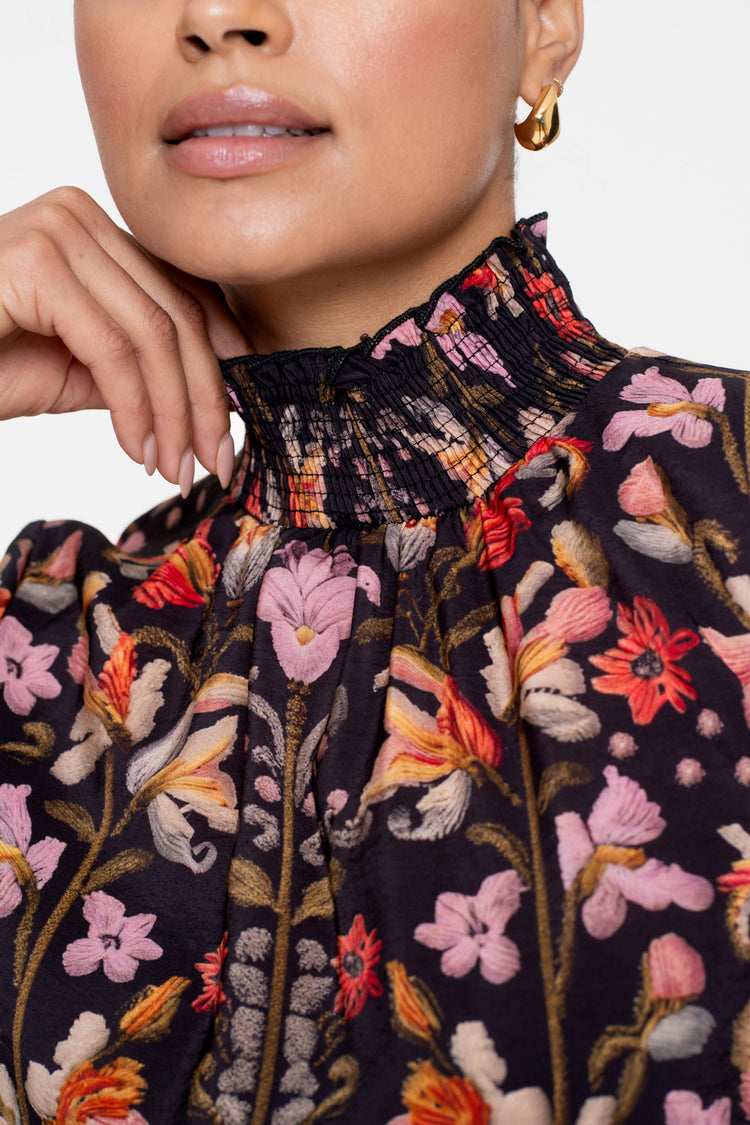 Geisha Damen-Top mit elegantem Print und Smok-Details