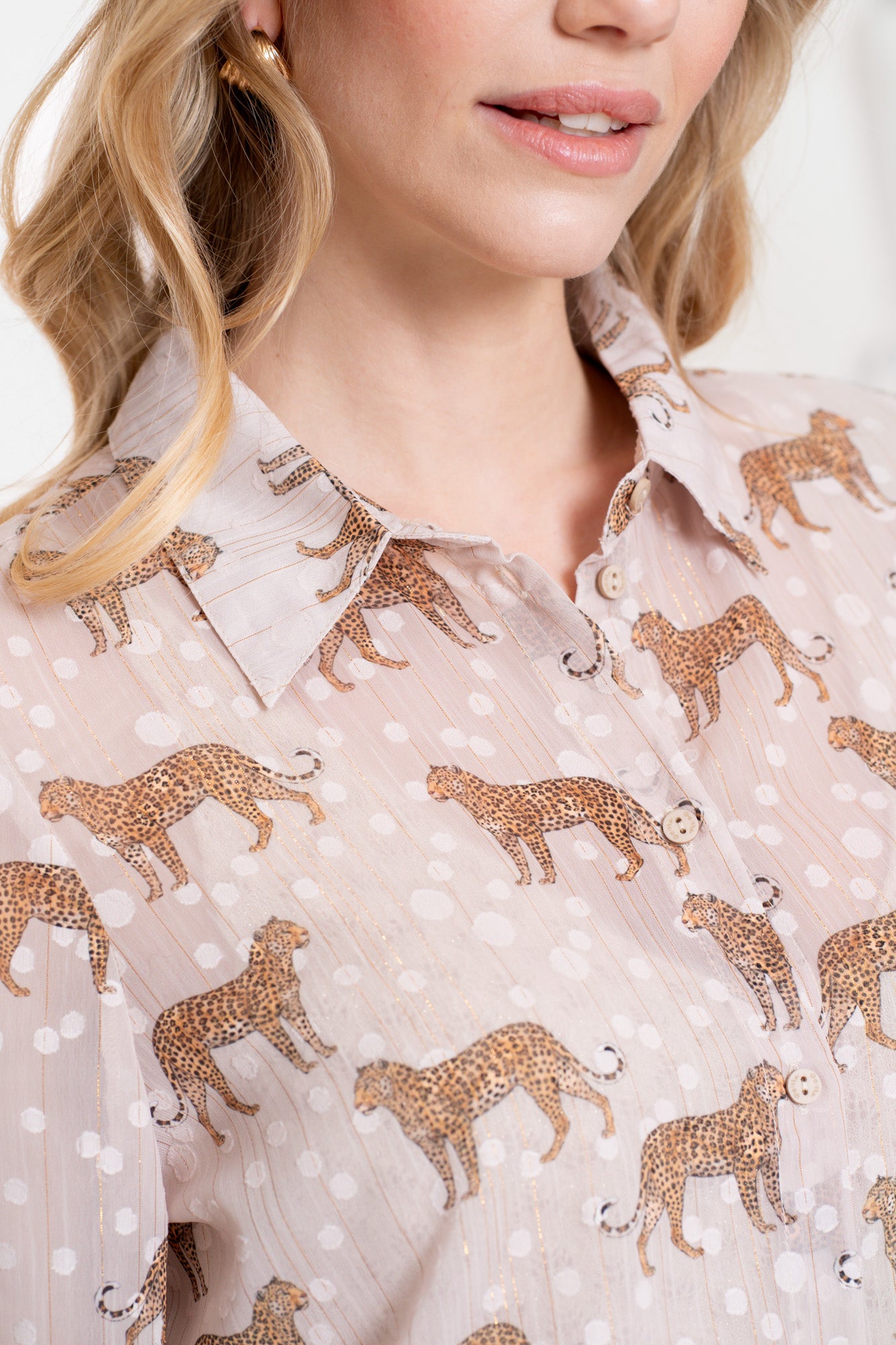 Geisha Damenbluse mit Jaguar-Polkadot-Muster