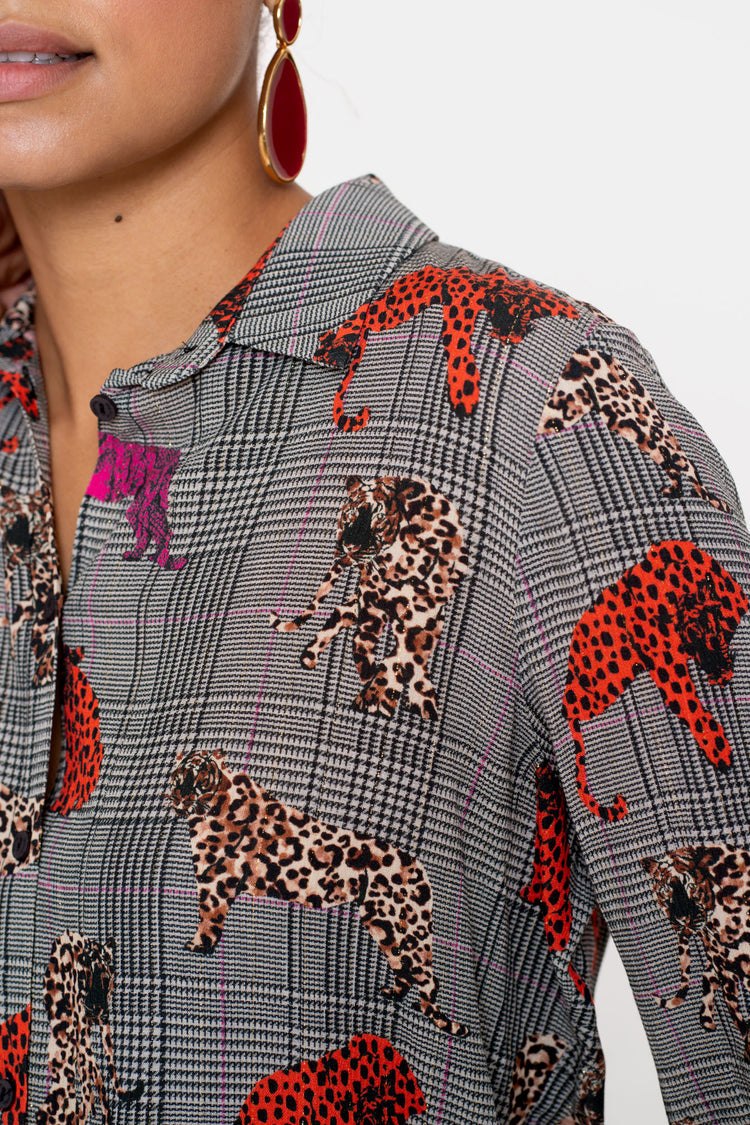 Geisha Damen-Karoblusen mit Leo-Print