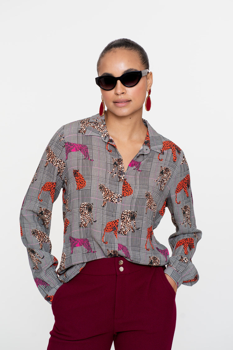 Geisha Damen-Karoblusen mit Leo-Print