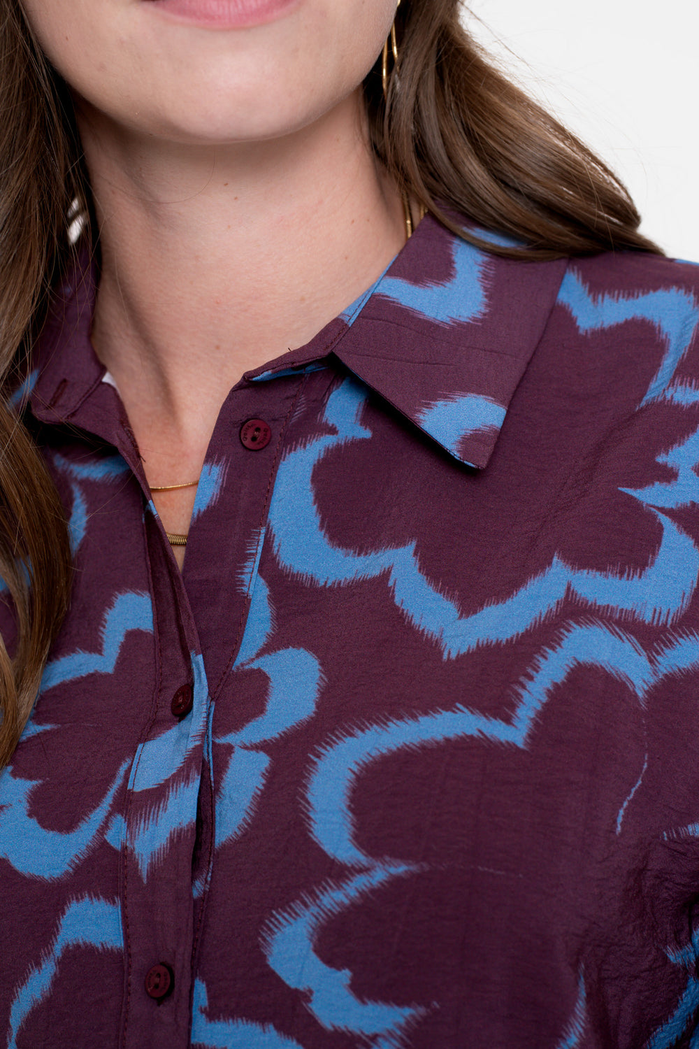 Geisha Damenbluse mit großflächigem Blumenmotiv