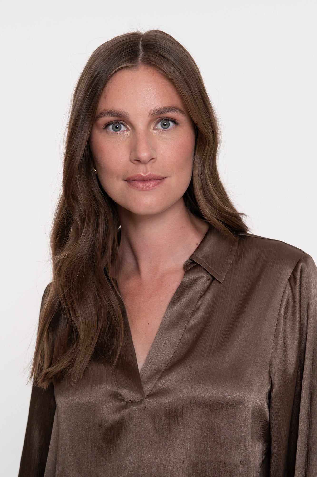 Geisha Damentop mit V-Ausschnitt und Satinoptik