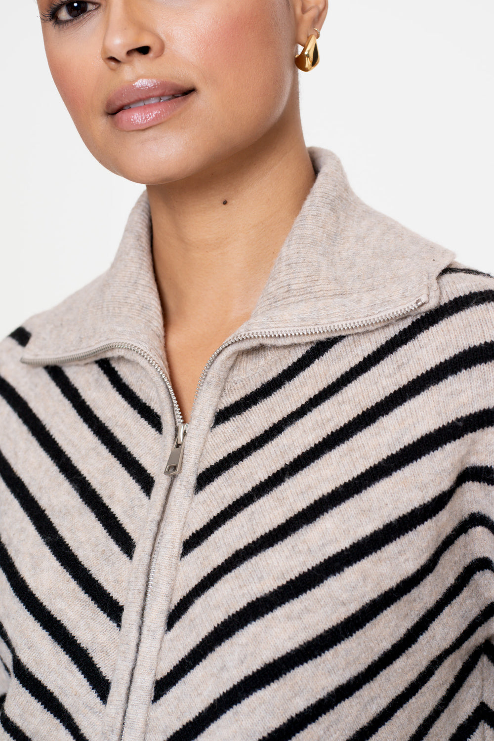 Geisha Damen-Strickjacke mit Stehkragen und Streifenmuster