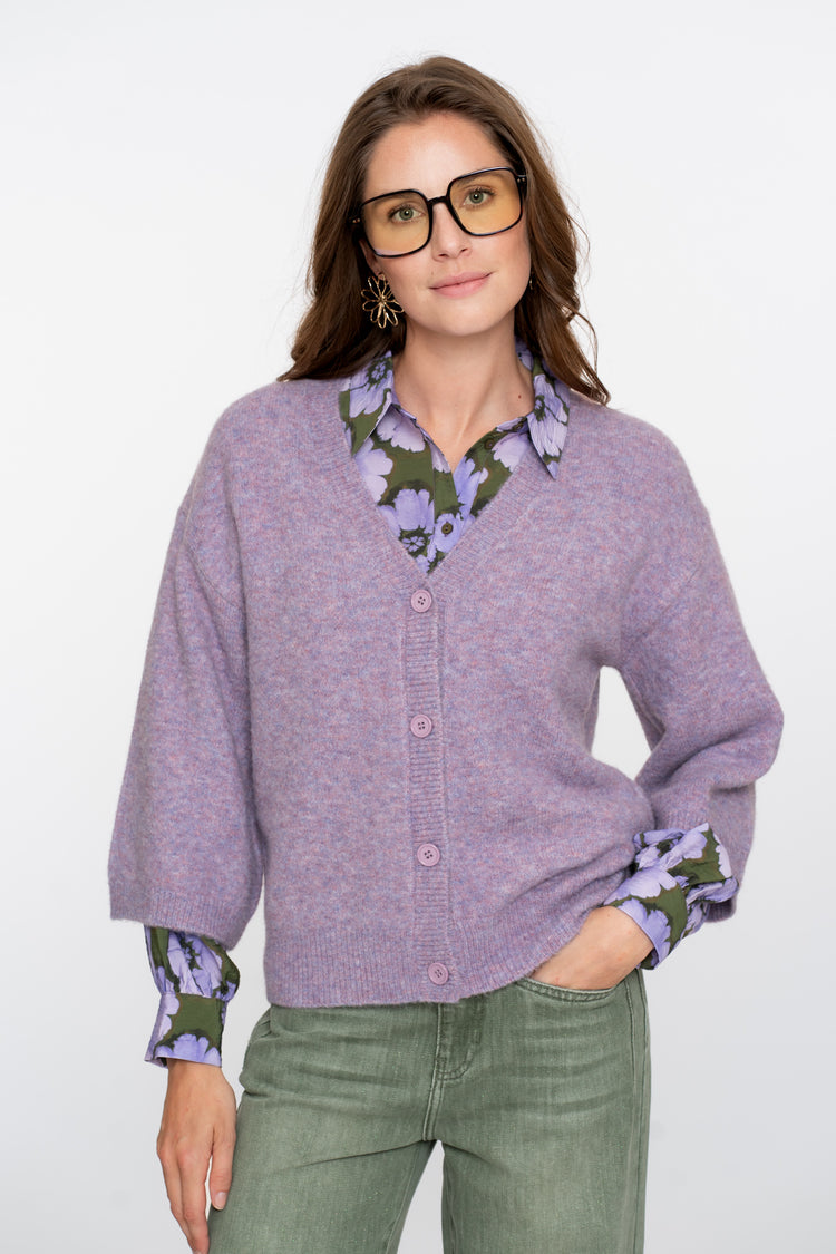 Geisha Damenstrickjacke mit V-Ausschnitt und 3/4 weiten Ärmeln