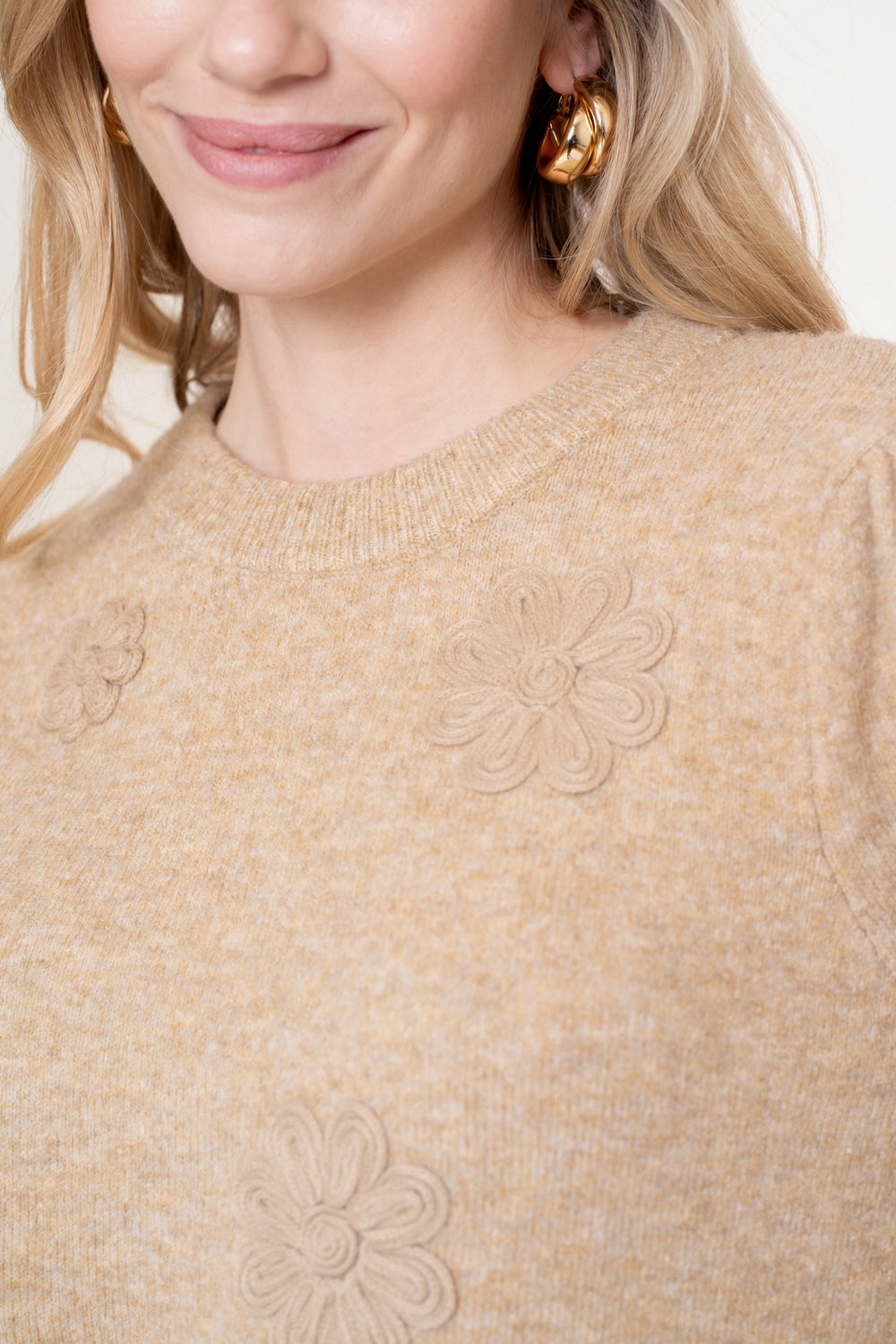 Geisha Damenpullover mit gestickten Blumen
