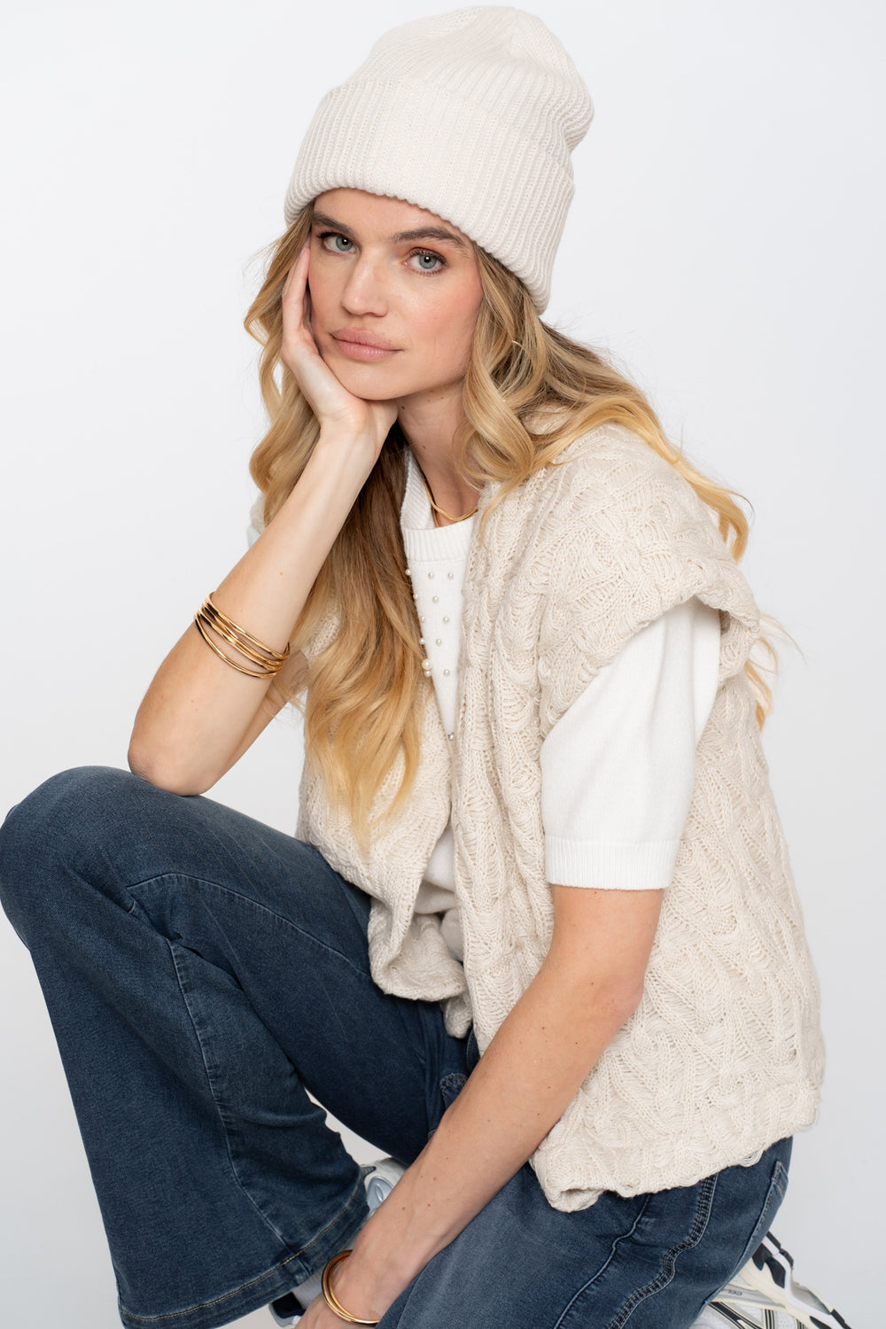 Geisha Damen-Gilet mit Schulterpolstern und Häkelmuster