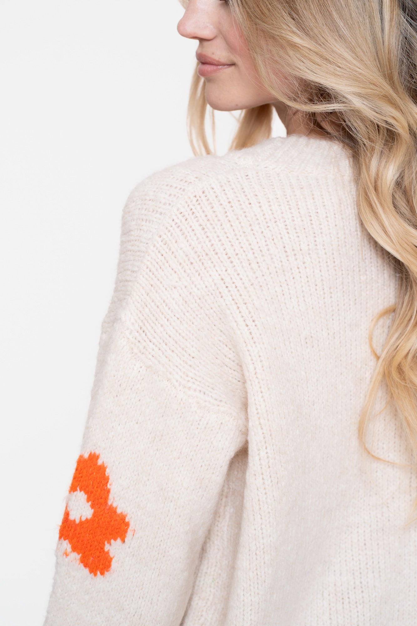 Geisha Damenpullover mit bestickten Blumen