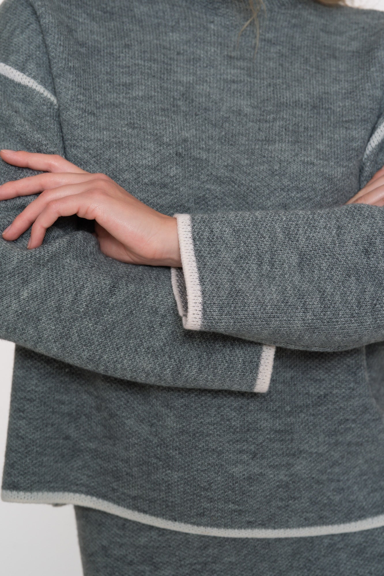 Geisha Damenstrickpullover in Grau mit Stehkragen und Kontrastdetails