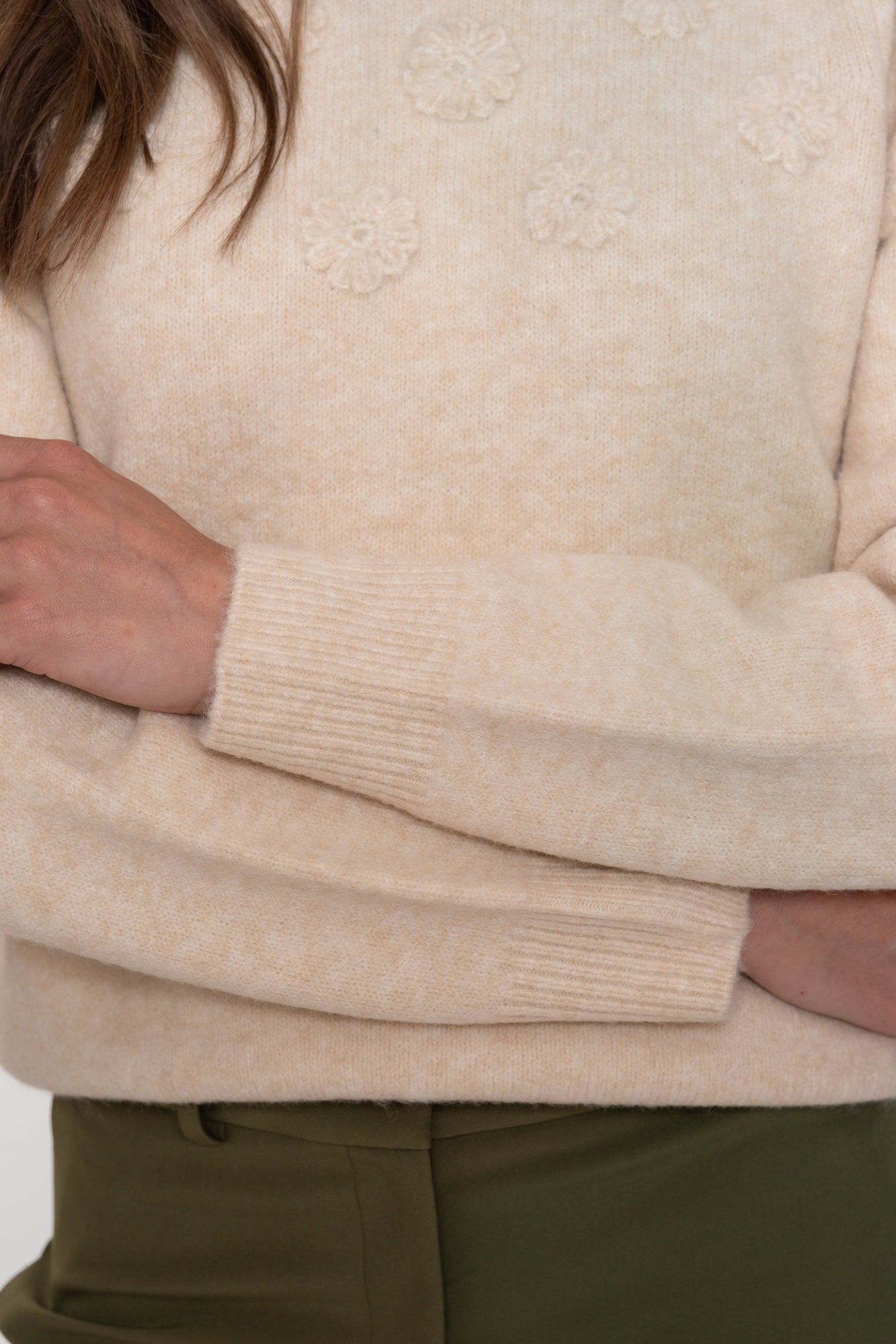 Geisha Damenstrickpullover in Creme mit Blumendetail