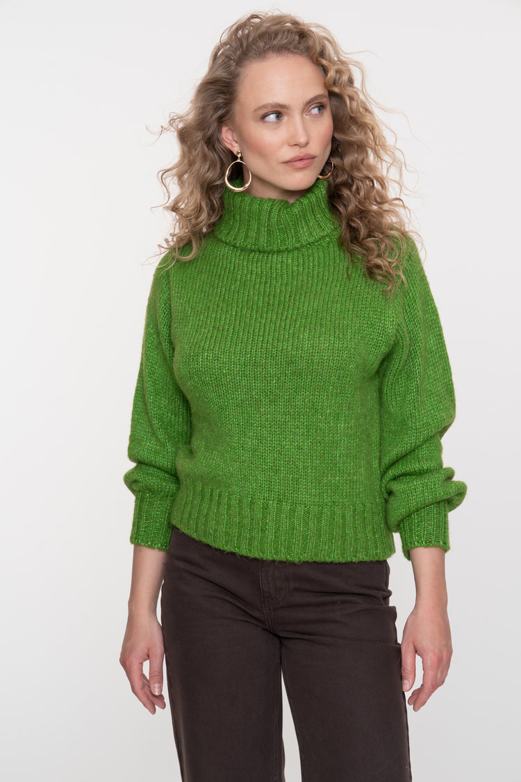 Geisha Damenstrickpullover in Grün mit hohem Rollkragen und Rippdetails