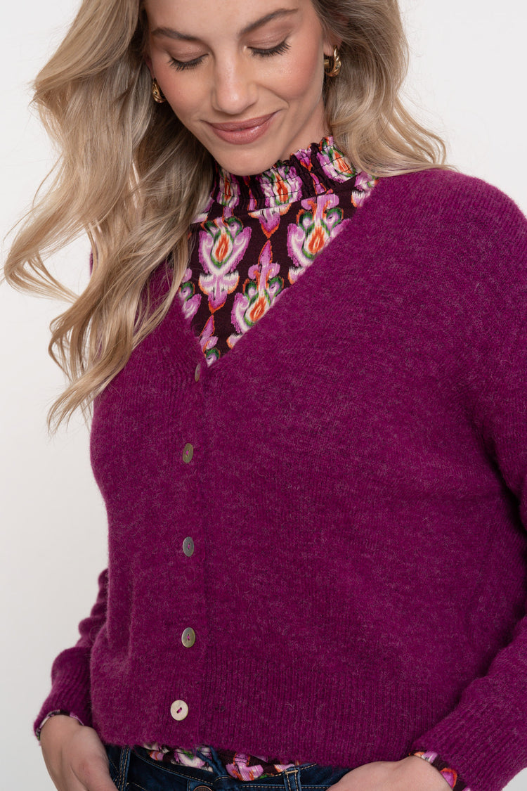 Geisha Damenstrickjacke in Lila mit langen Ärmeln und V-Ausschnitt