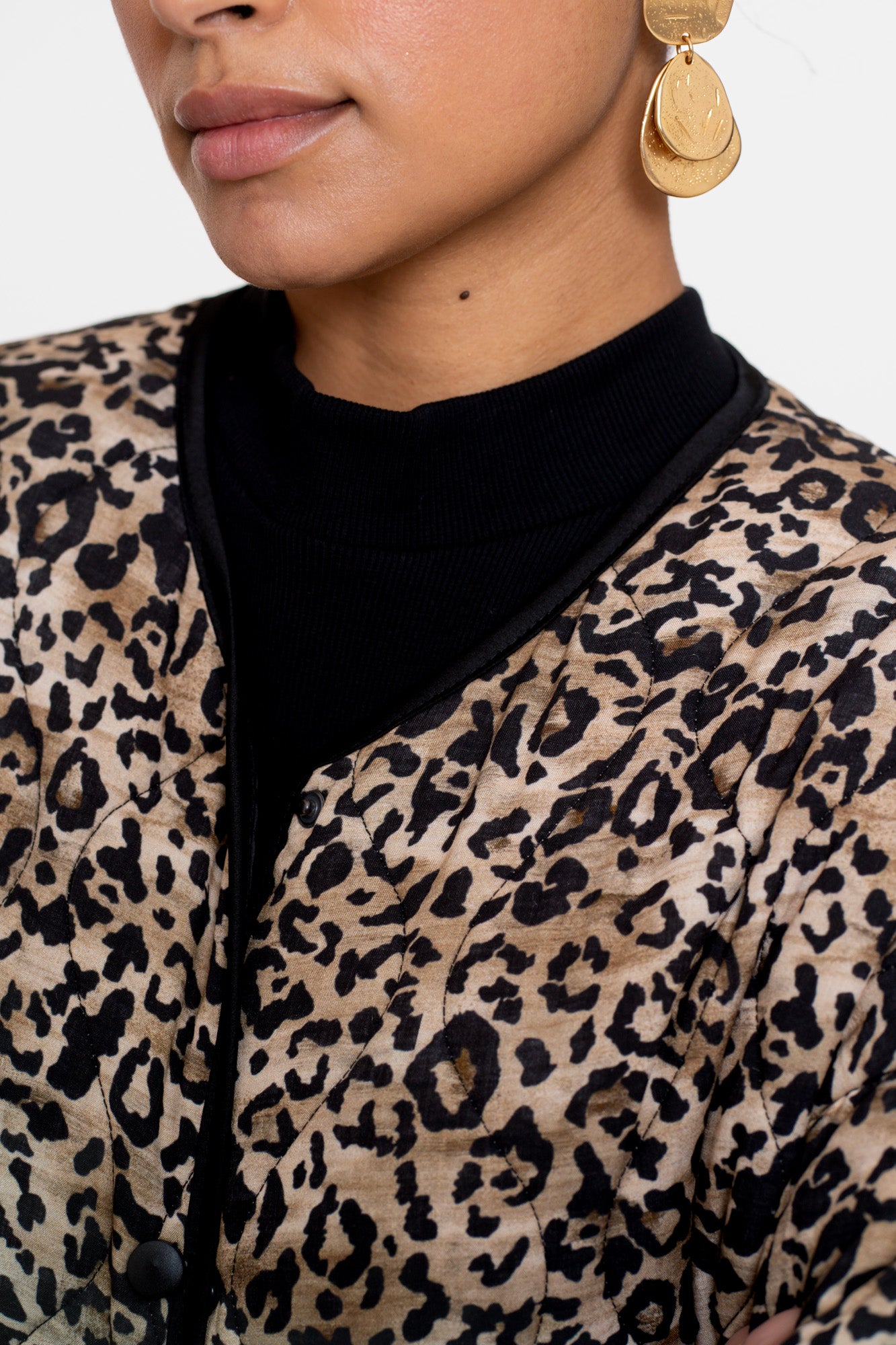 Geisha Damen-Steppjacke mit Leoprint