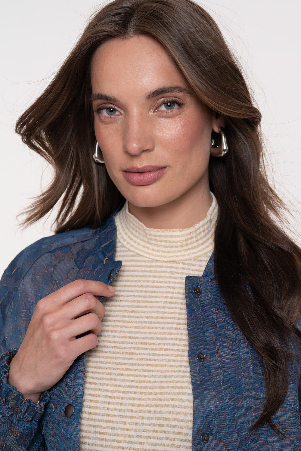 Geisha Damen-Bomberjacke aus Jacquardstoff mit Ton-in-Ton-Blumenmuster