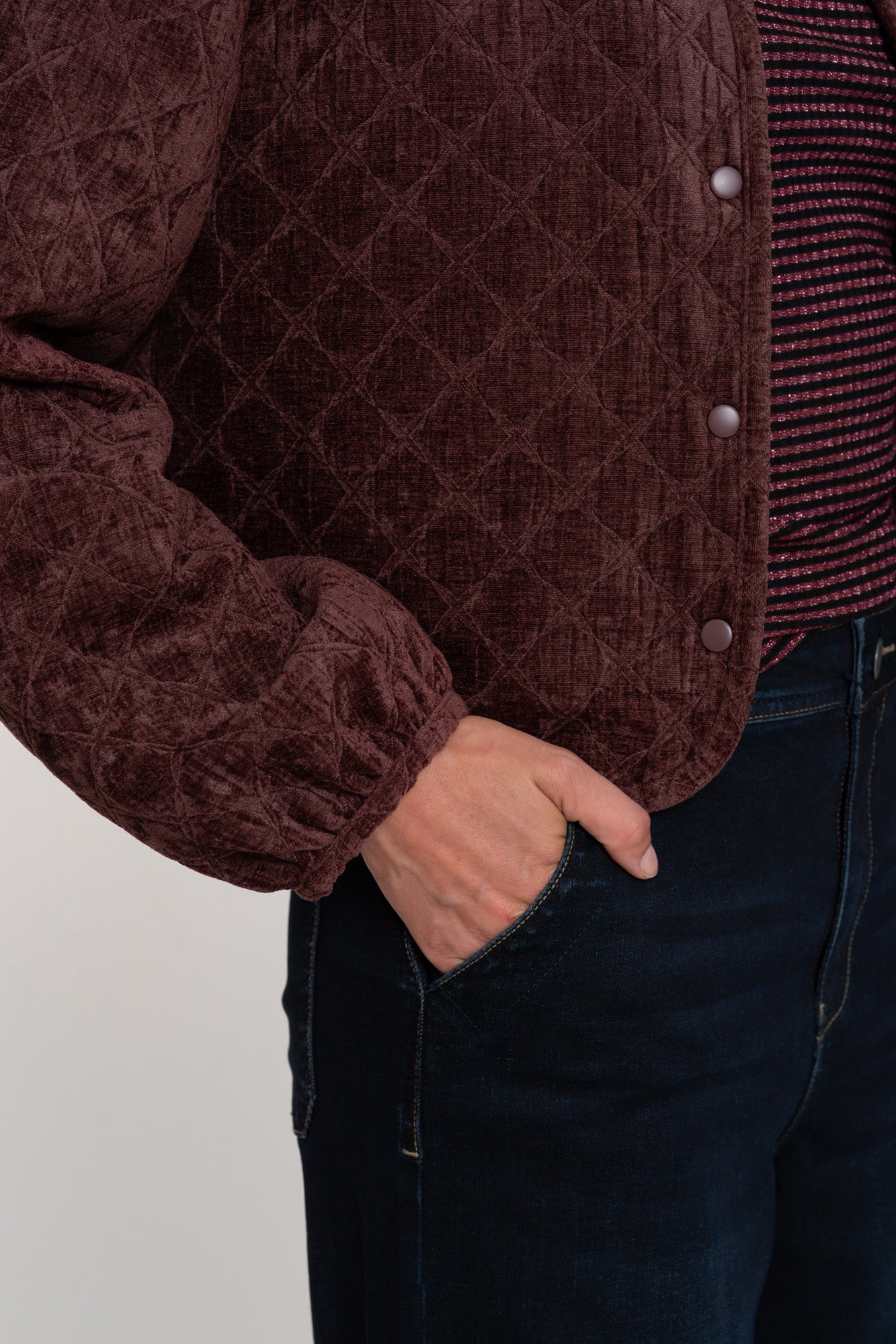 Geisha Damen-Samtsteppjacke in Burgunder