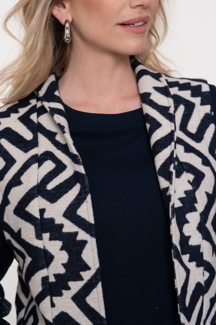 Geisha Damen-Gilet für modernes Layering in Schwarz-Weiß