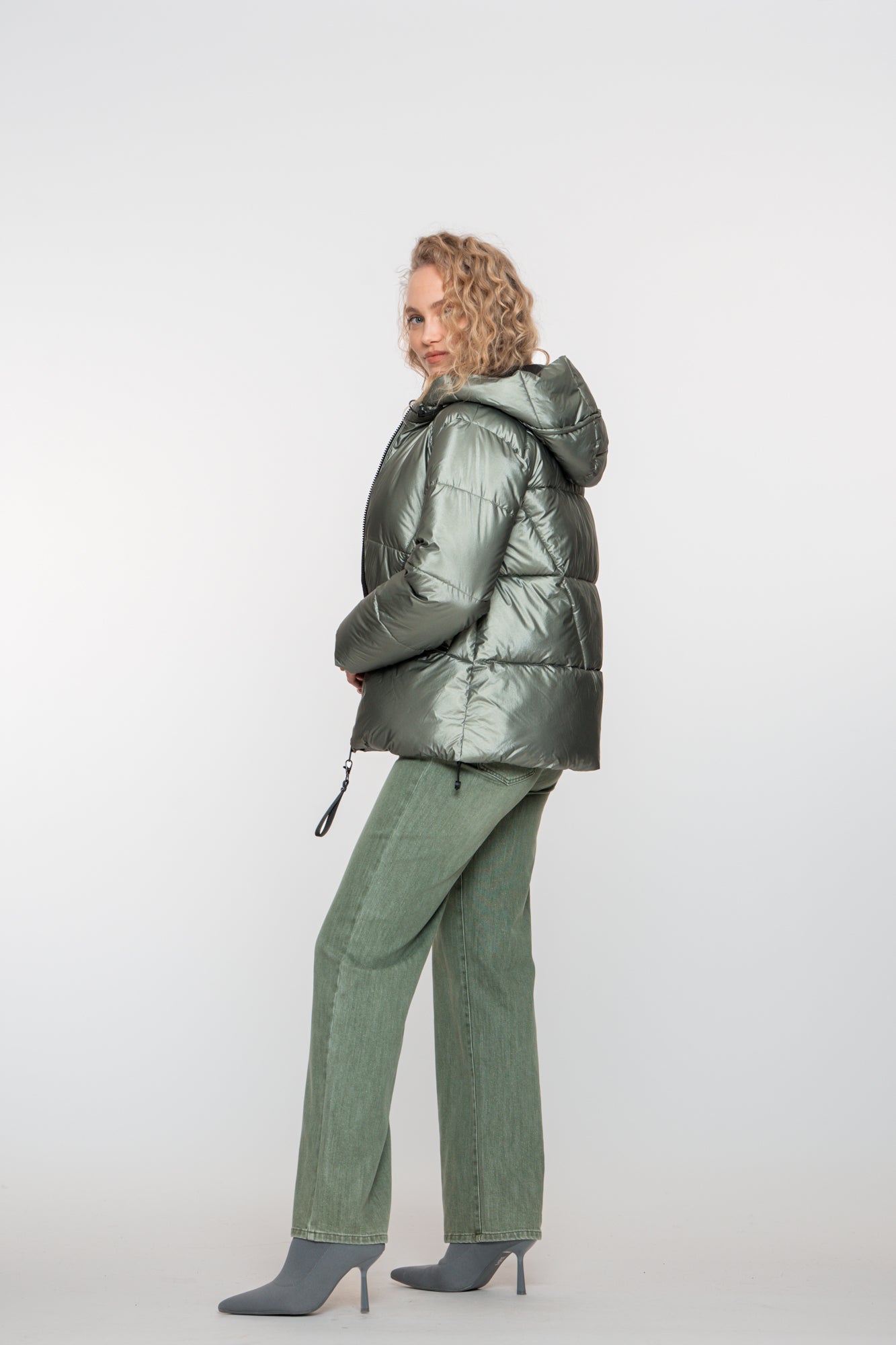 Geisha Damen-Kurze Metallic-Steppjacke