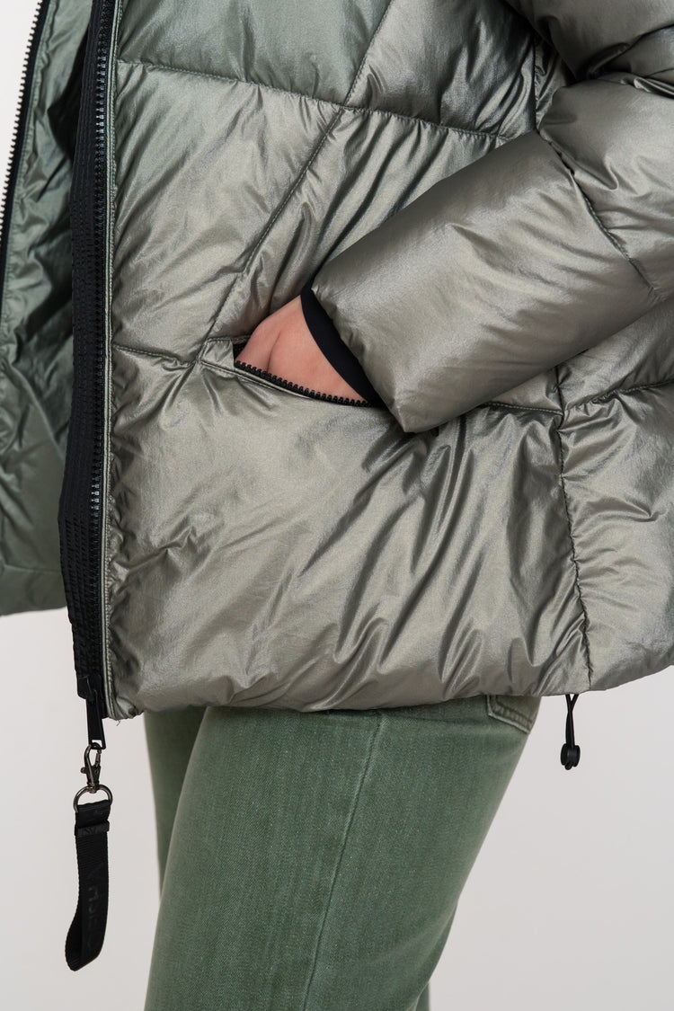 Geisha Damen-Kurze Metallic-Steppjacke