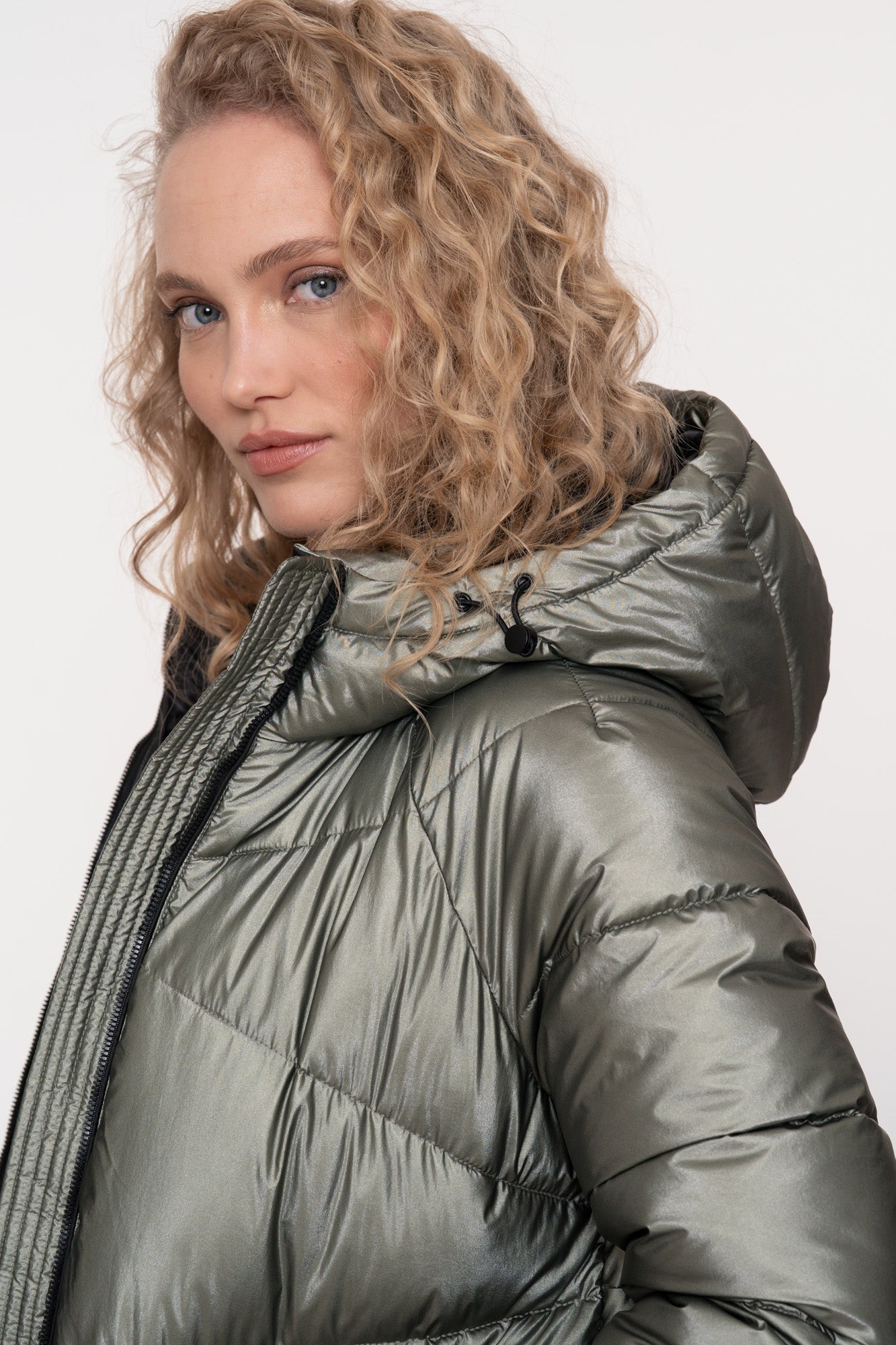 Geisha Damen-Langer Metallic-Steppmantel