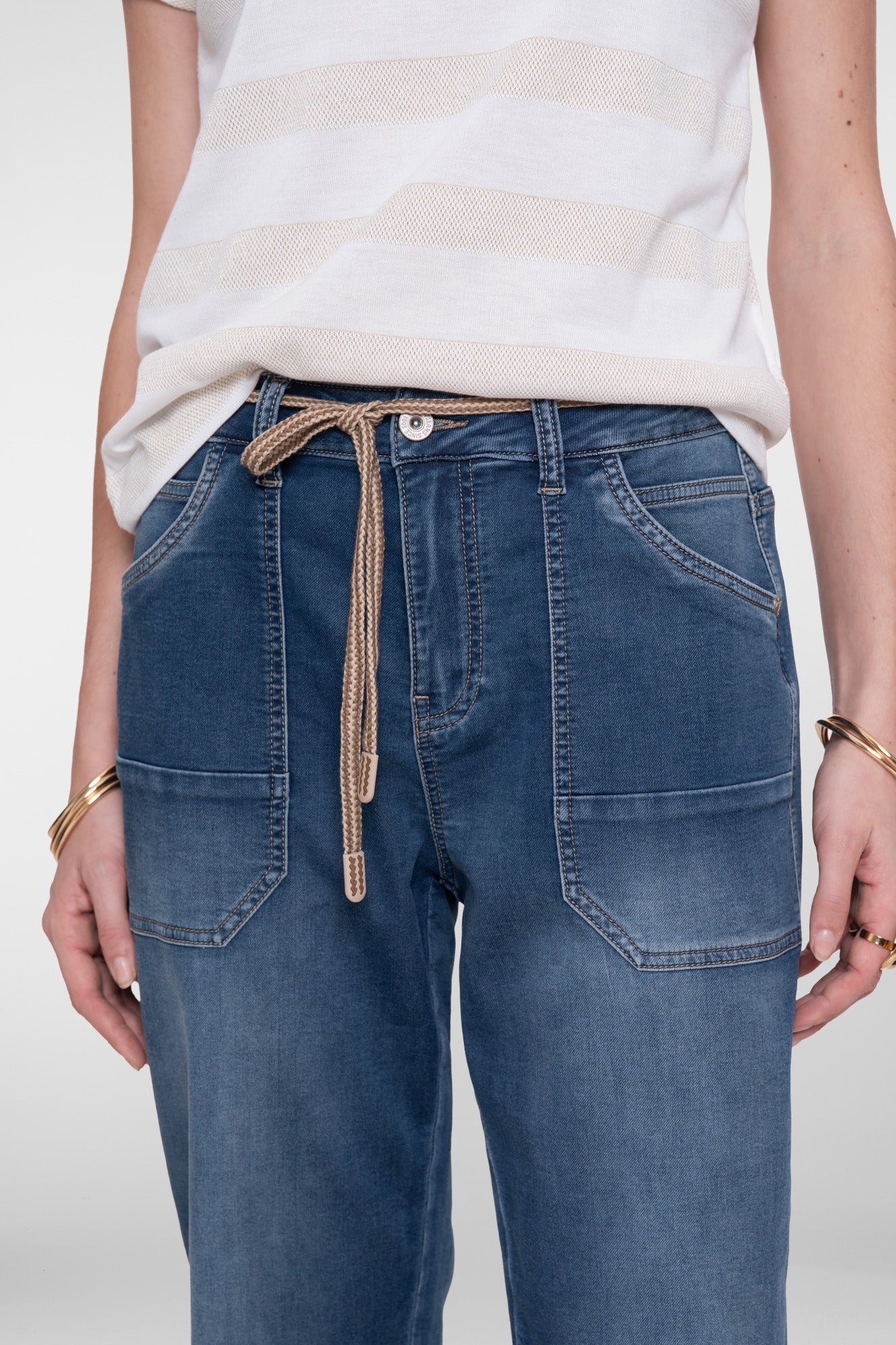 Geisha Tapered Jeans mit aufgesetzten Taschen