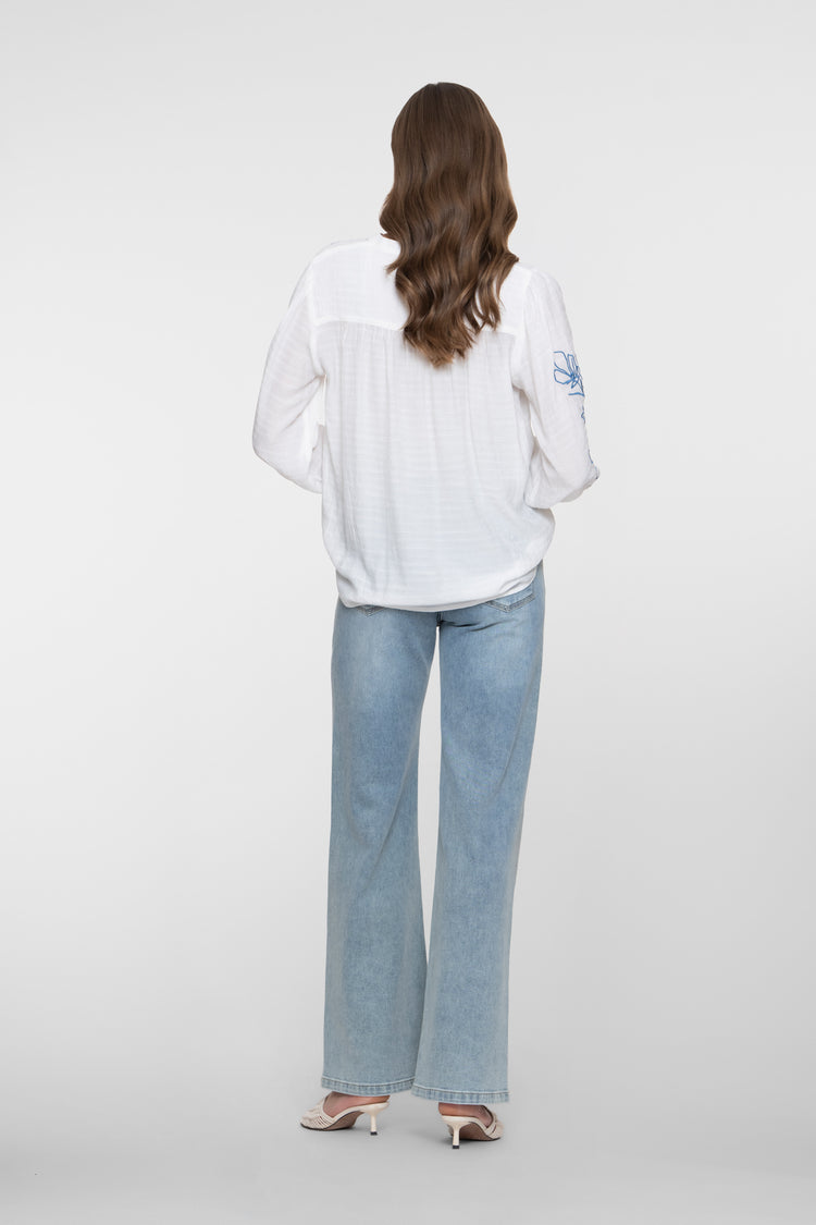 Geisha High Rise Jeans mit weitem Bein und farbigen Strasssteinen